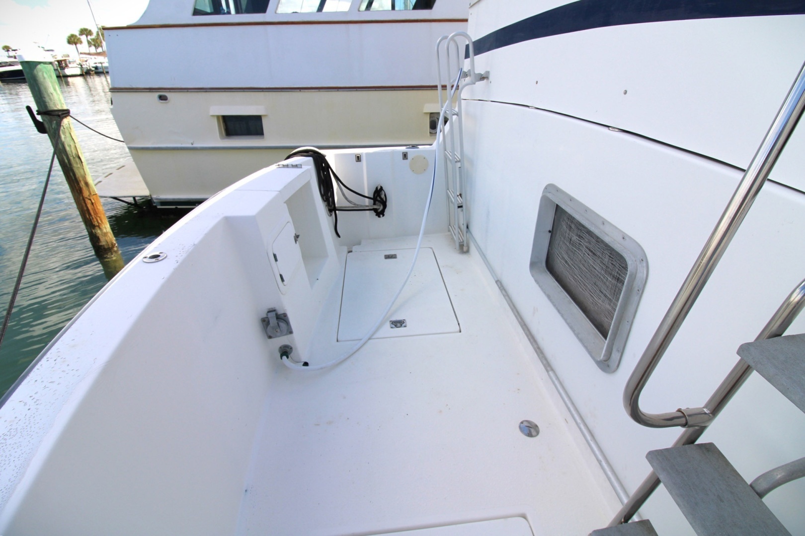 1995 Jefferson 52 Rivanna Cockpit MY - Image 27
