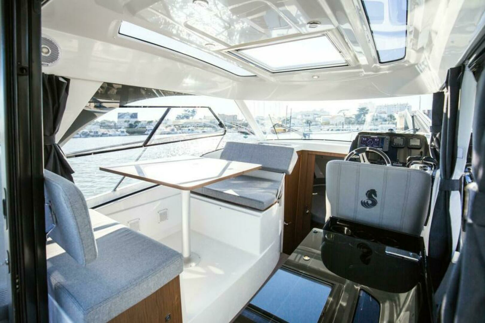 2025 Beneteau Antares 9 - Image 8