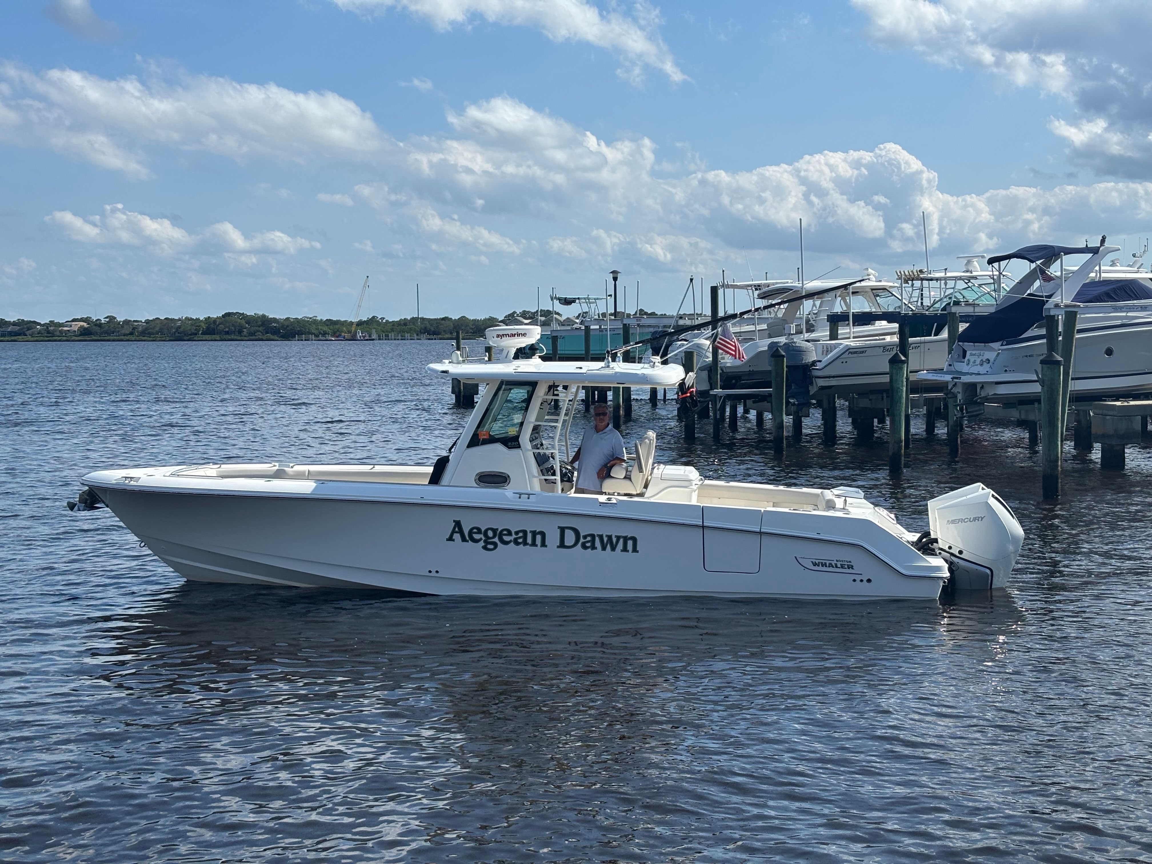 2021 Boston Whaler 330 Outrage - 4