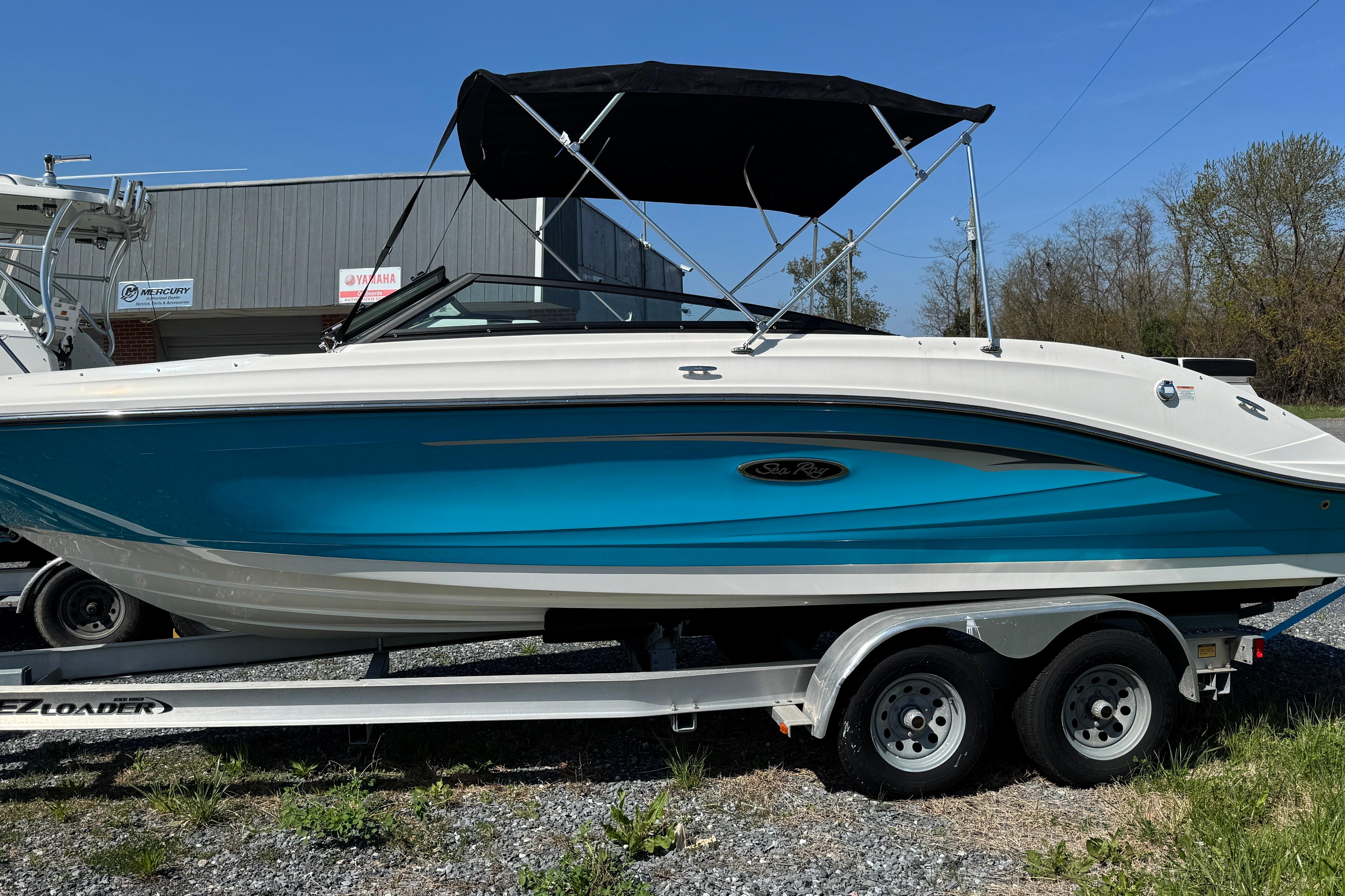 2024 Sea Ray SPX 230