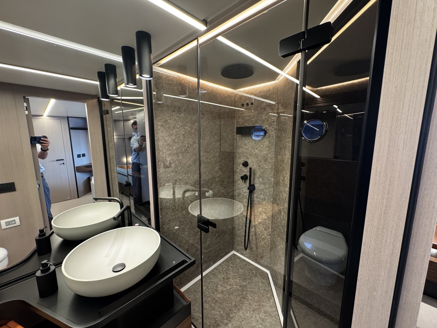 2026 Azimut S7 - Image 32