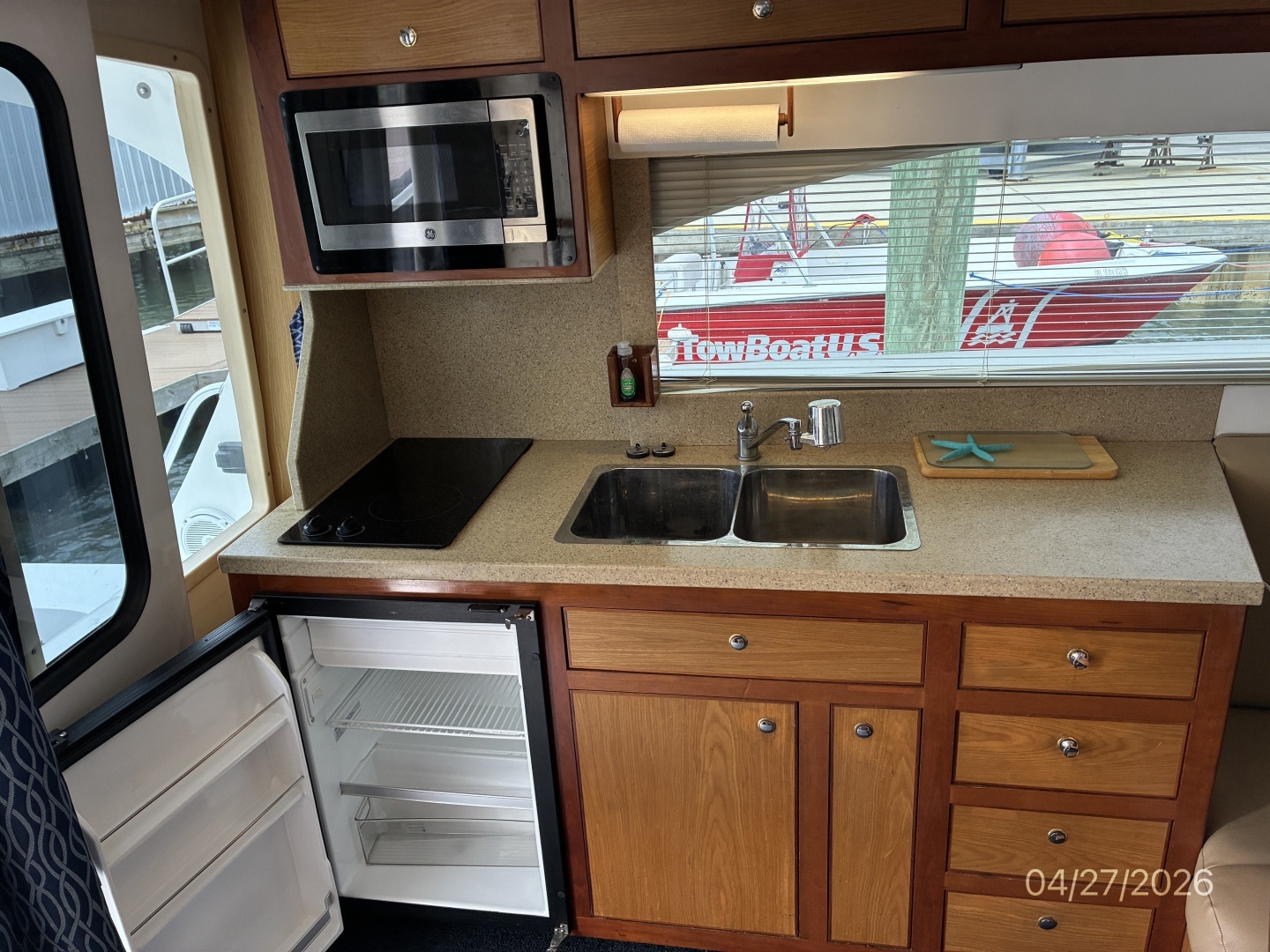 2005 Luhrs Convertible - Image 25