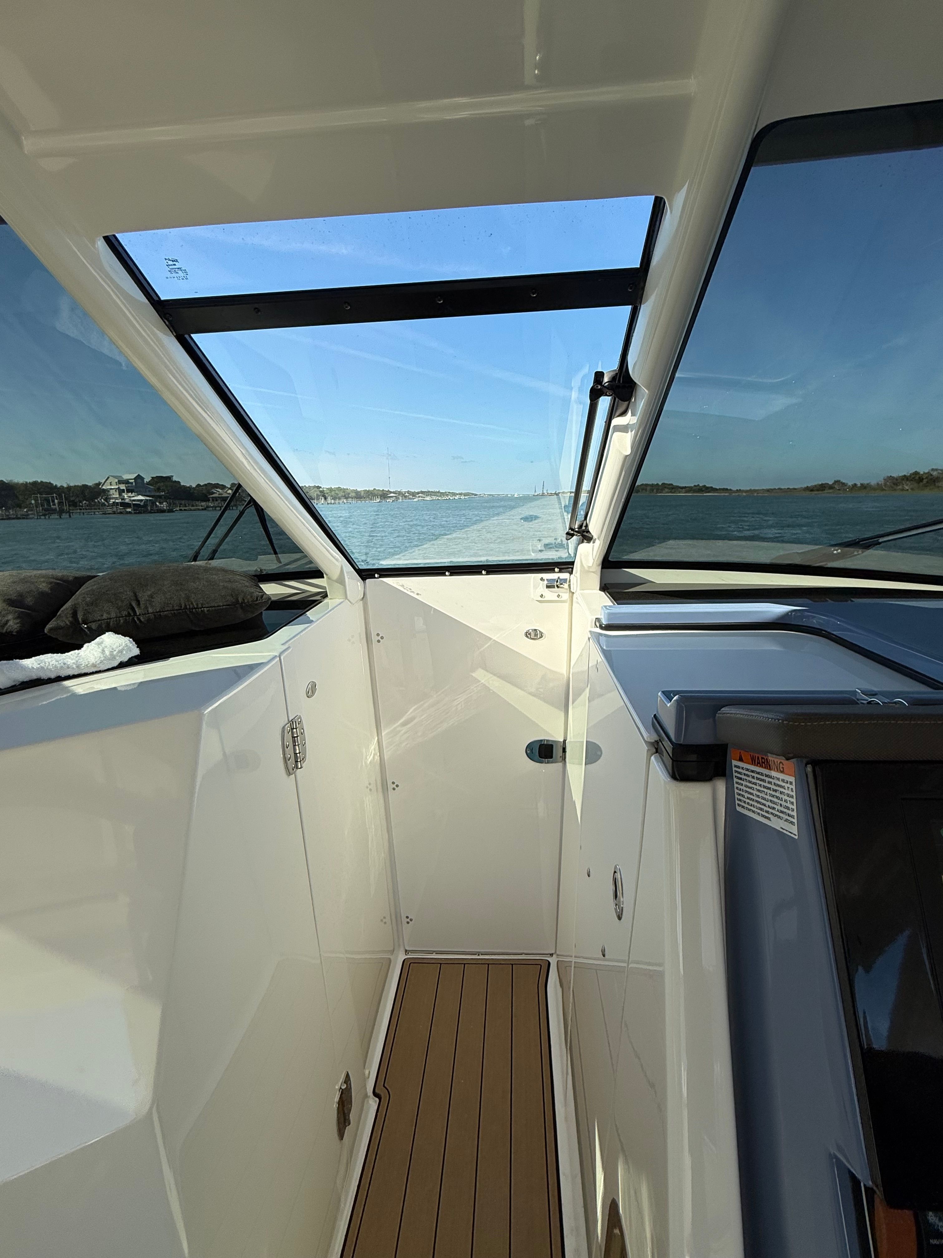 2020 Pursuit DC 365 Dual Console - 15