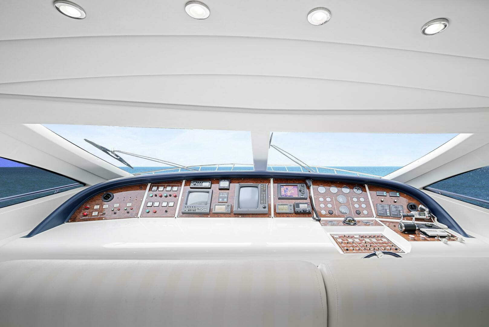 2001 Mangusta 72 - Image 45