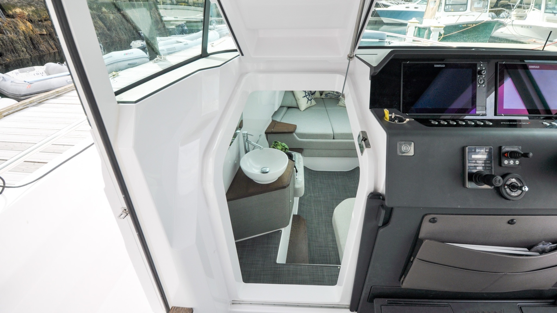 2022 Axopar 37XC - Image 73