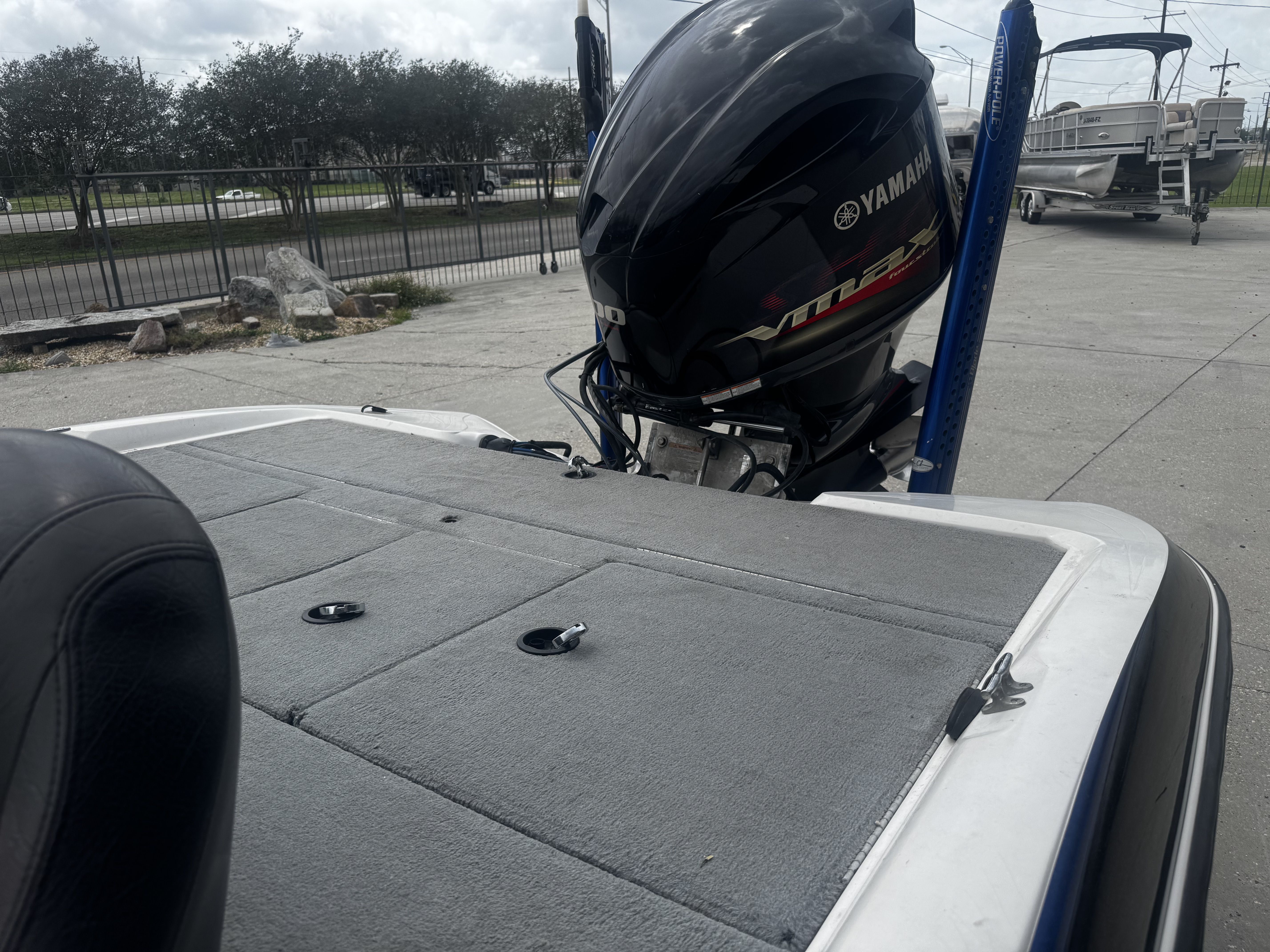 2006 Stratos 285 Pro XL boat with Yamaha outboard motor.