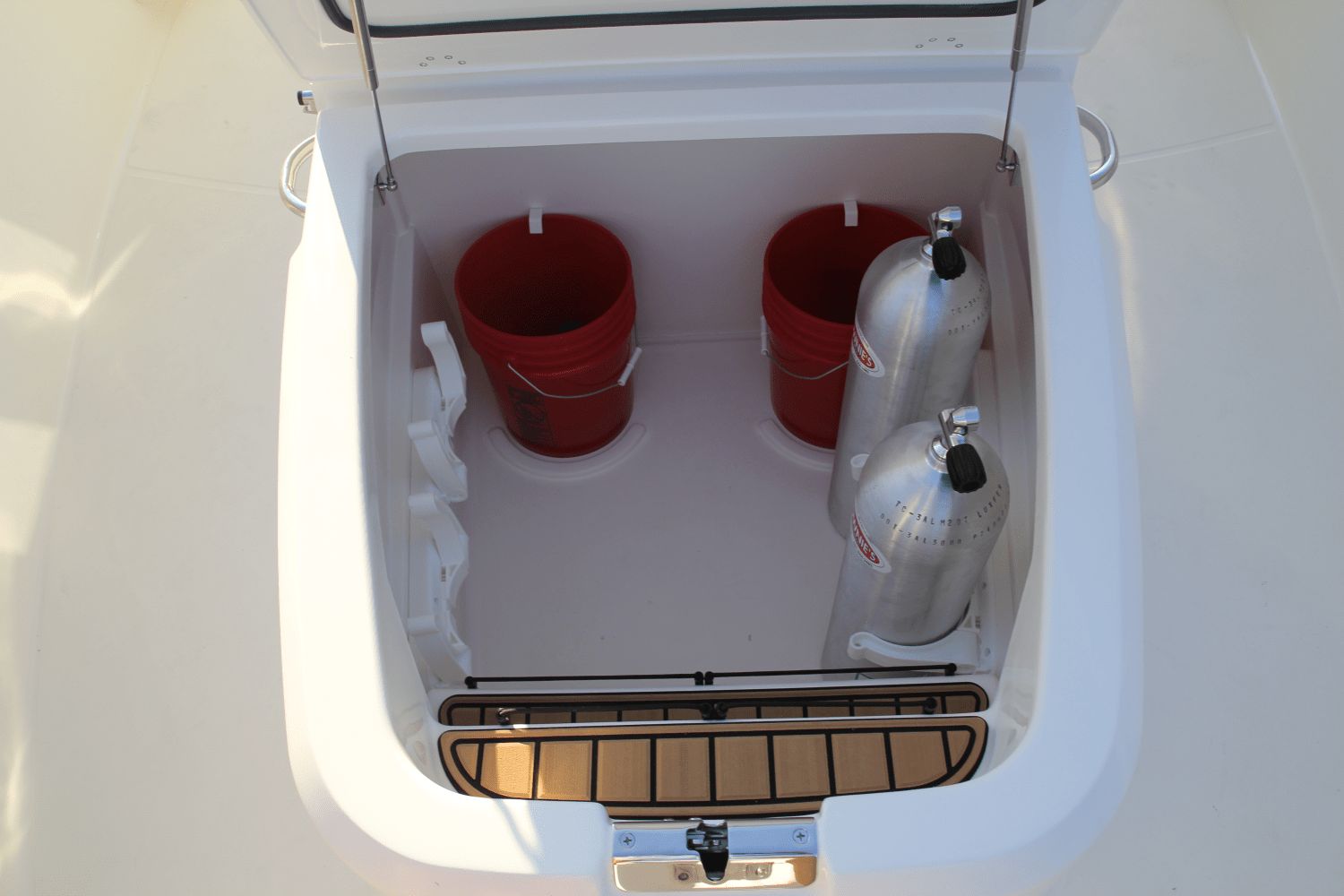 2026 Boston Whaler 280 Outrage - 164