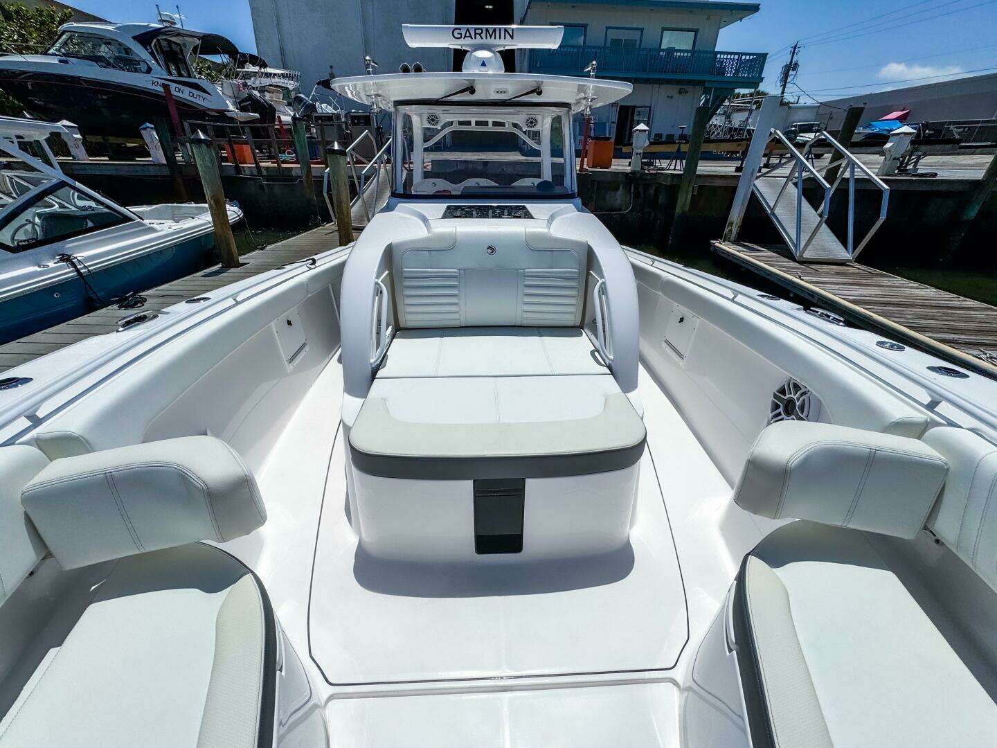 2025 Edgewater 370CC - Image 28