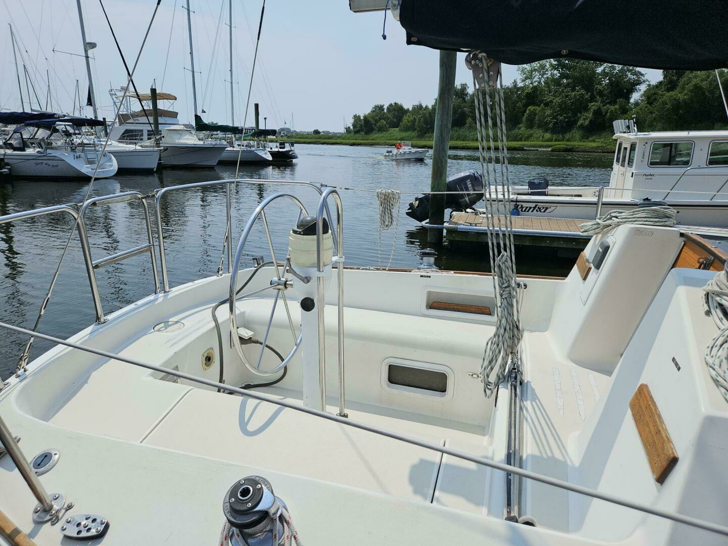 1986 Pearson Auxiliary Sloop - Image 3
