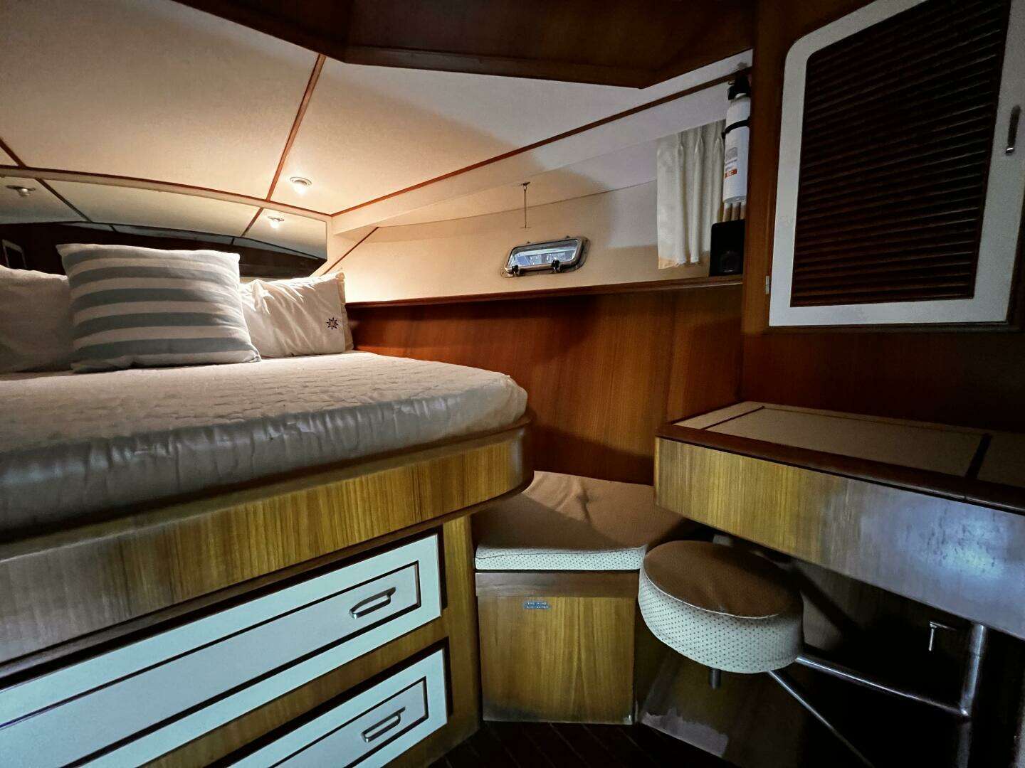 1989 Hi-Star 48 Sundeck - Image 46