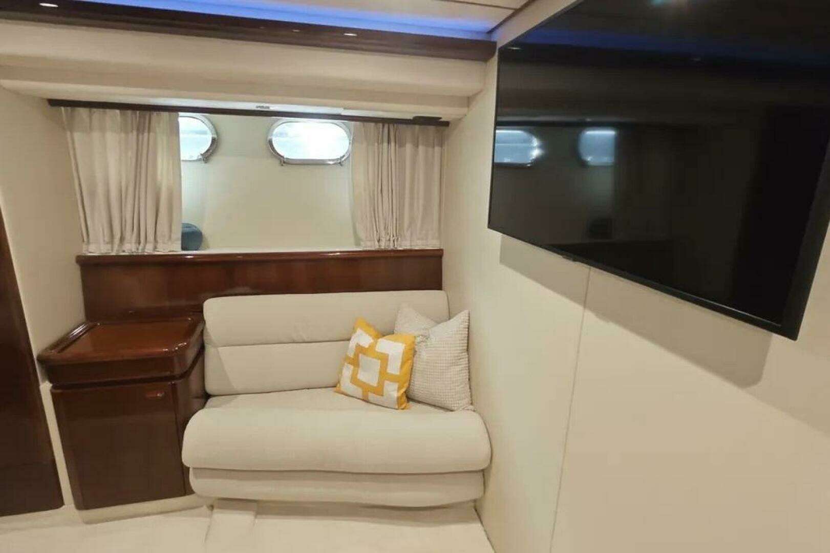 2002 Ferretti Yachts 720 - Image 7