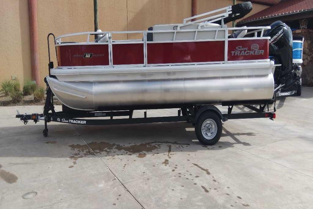2026 Sun Tracker Bass Buggy 18 DLX