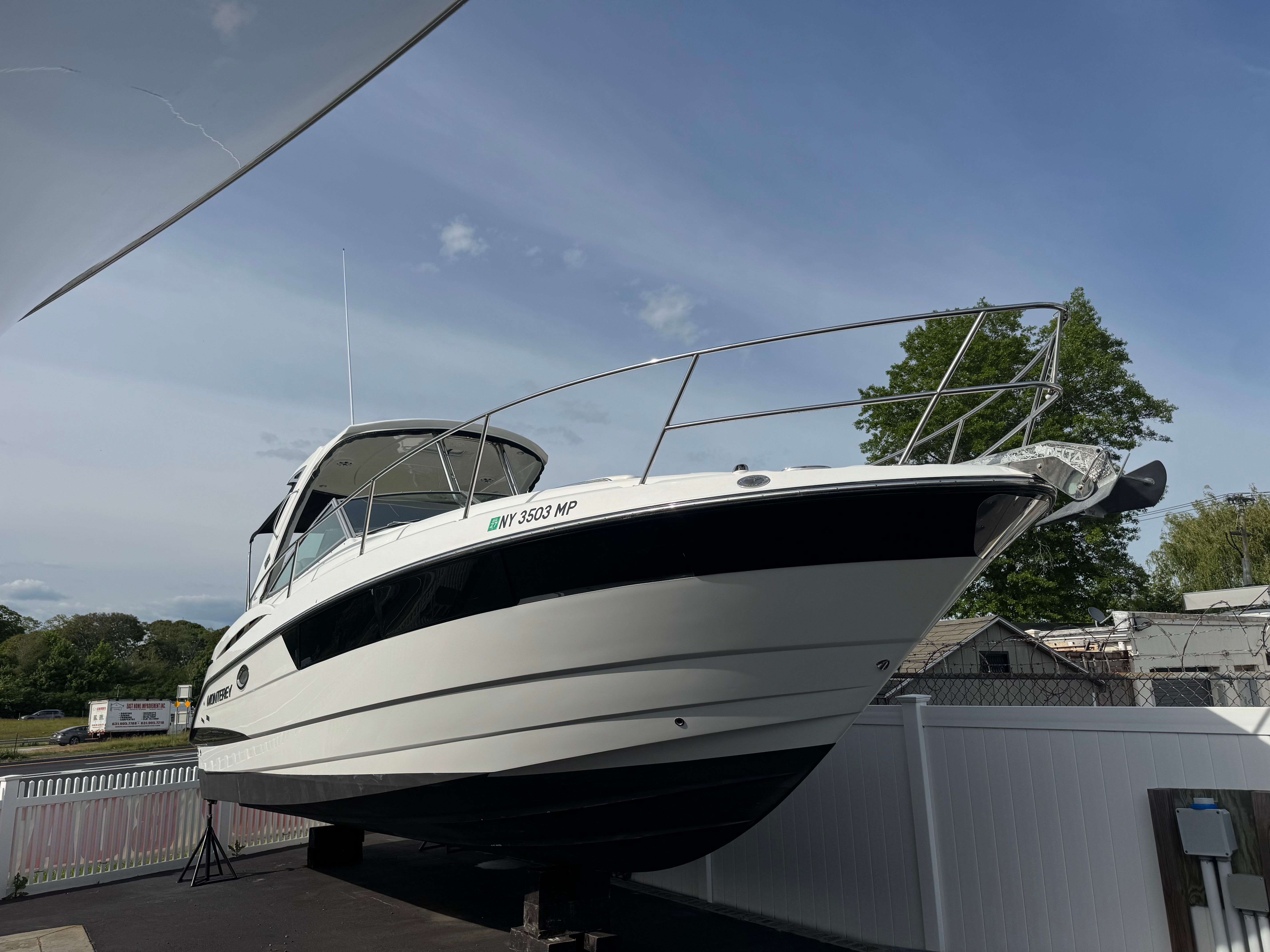 2018 Monterey 335 Sport Yacht - 3