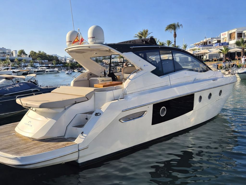 2015 Cranchi M44