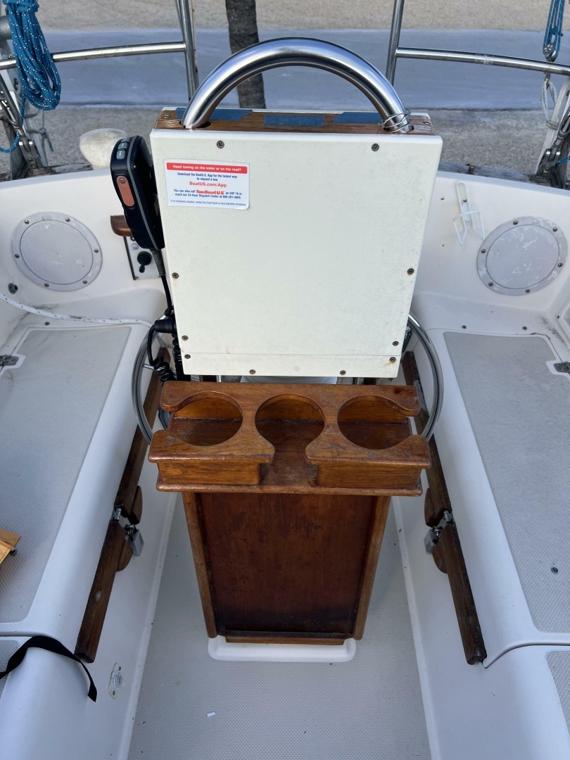 1988 Island Packet — - Image 18