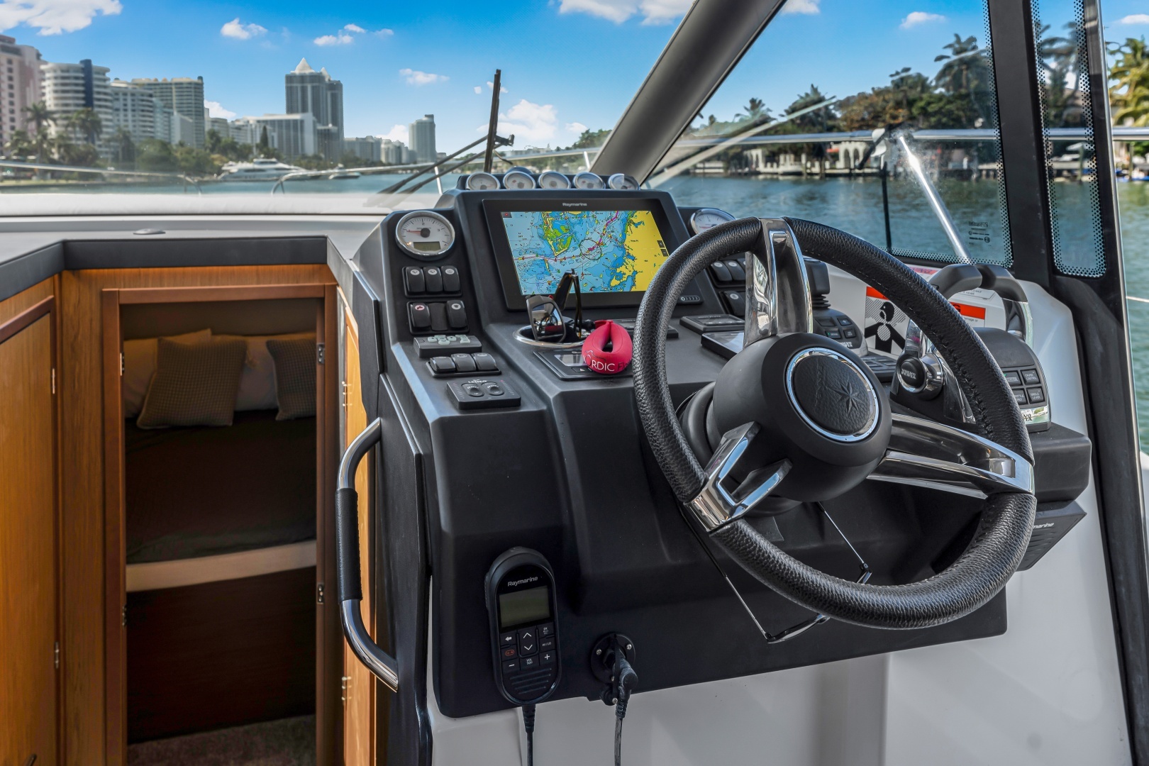 2020 Jeanneau NC 37 - Image 18