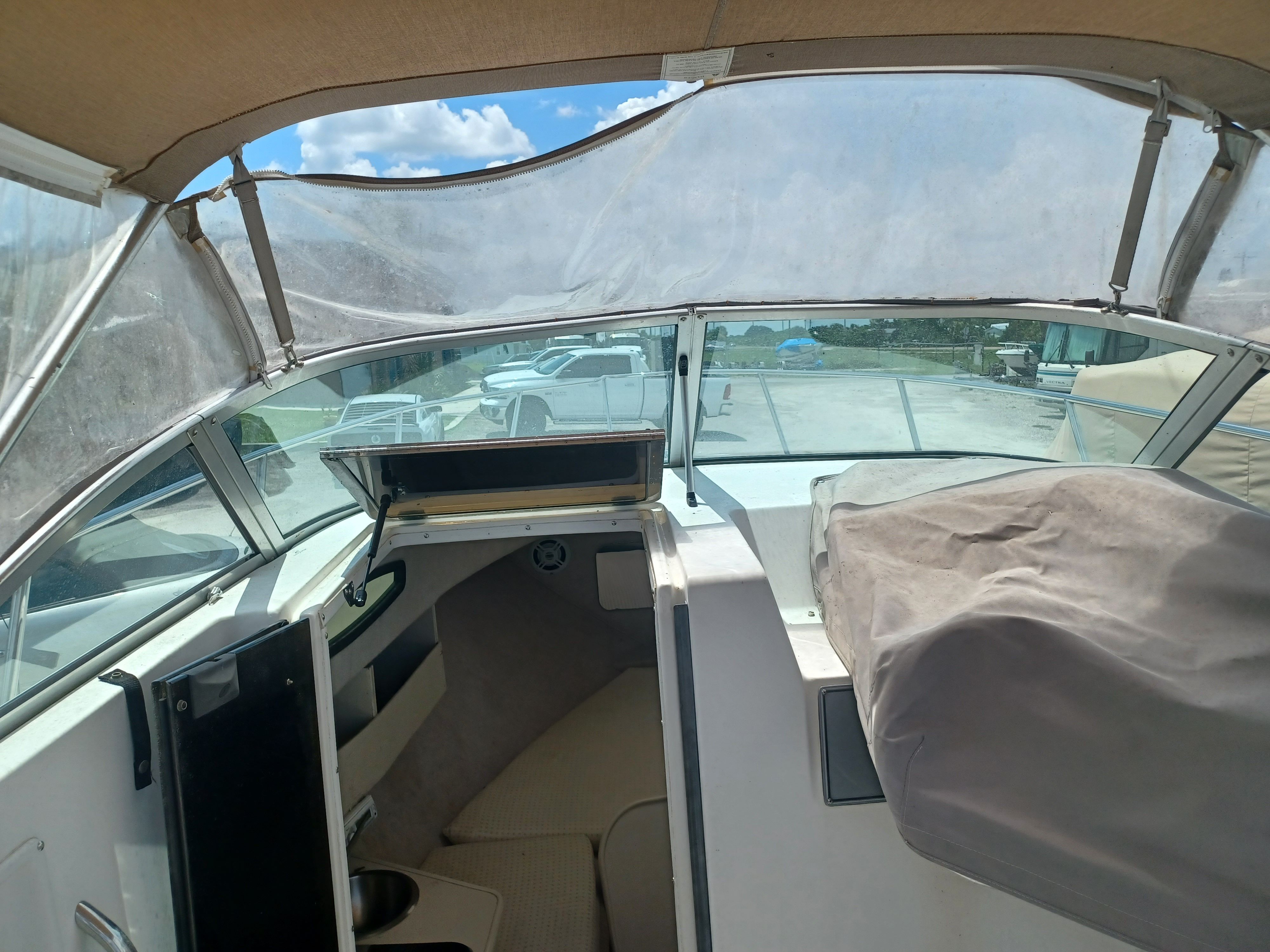 2004 Wellcraft 24 Coastal Walkaround - 4