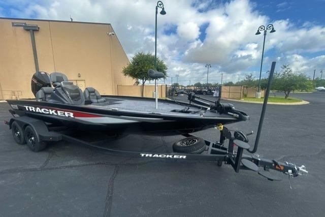 2026 Tracker Savage 215