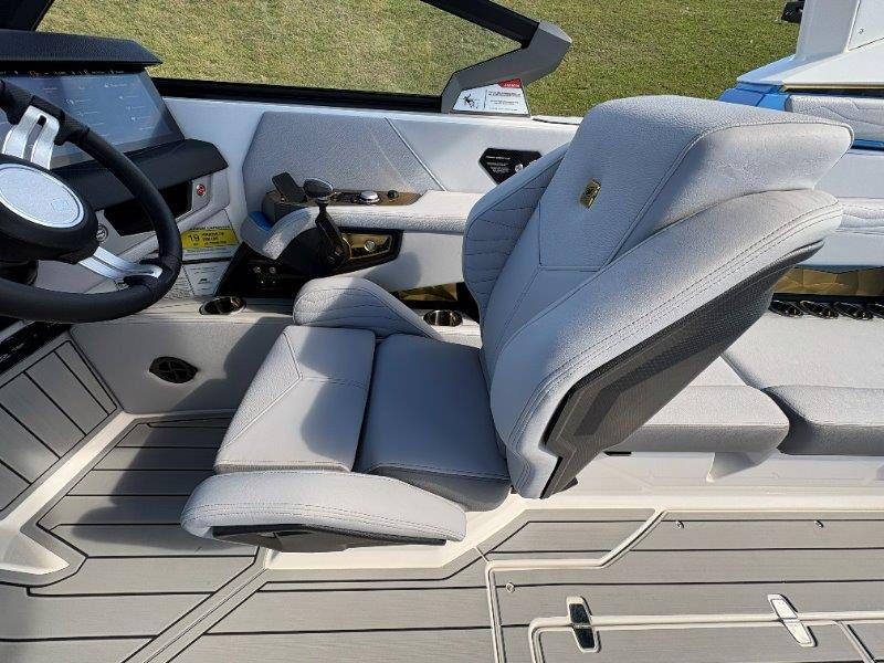 2026 Nautique G25 - 70