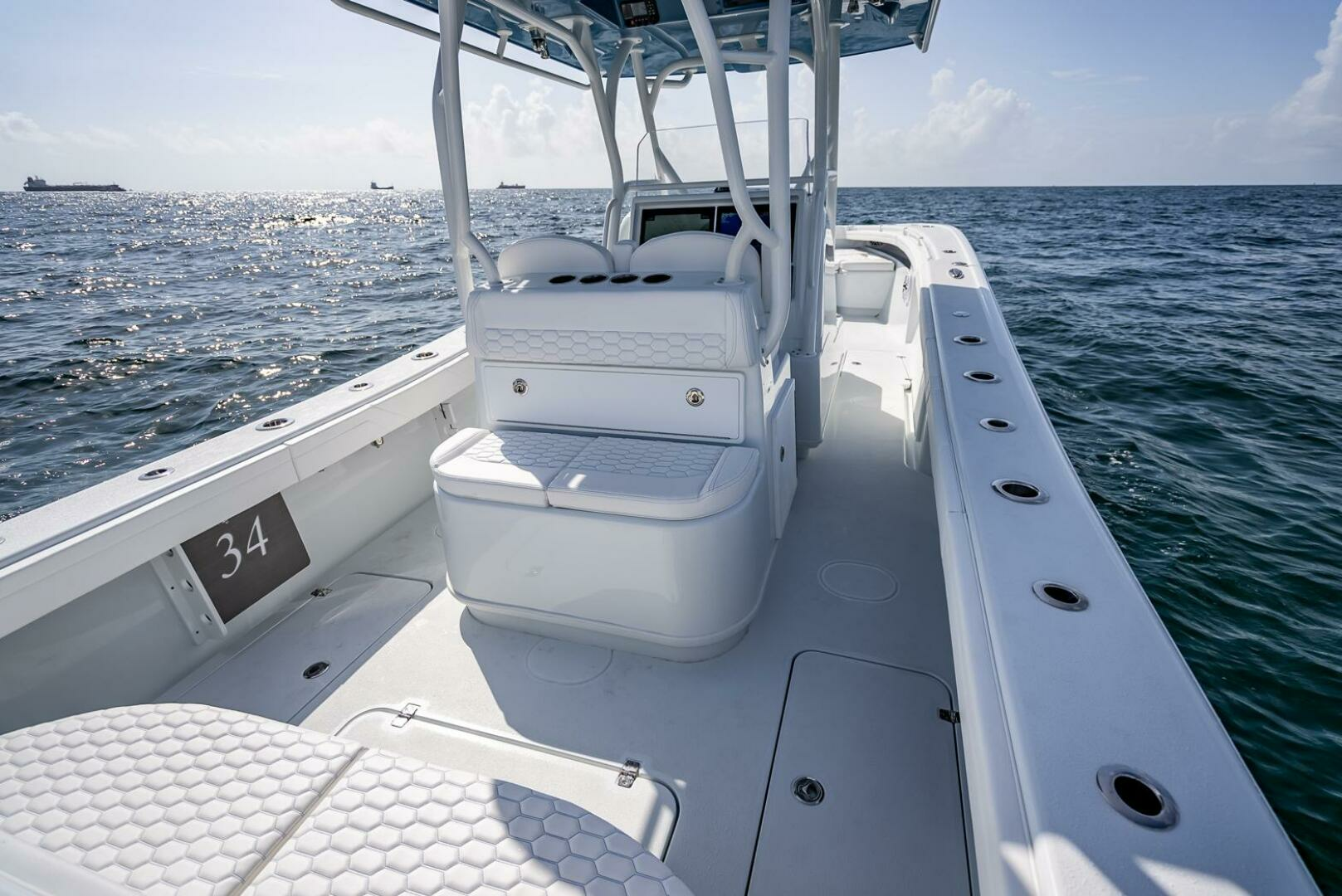 2025 Yellowfin 34 Offshore - Image 28