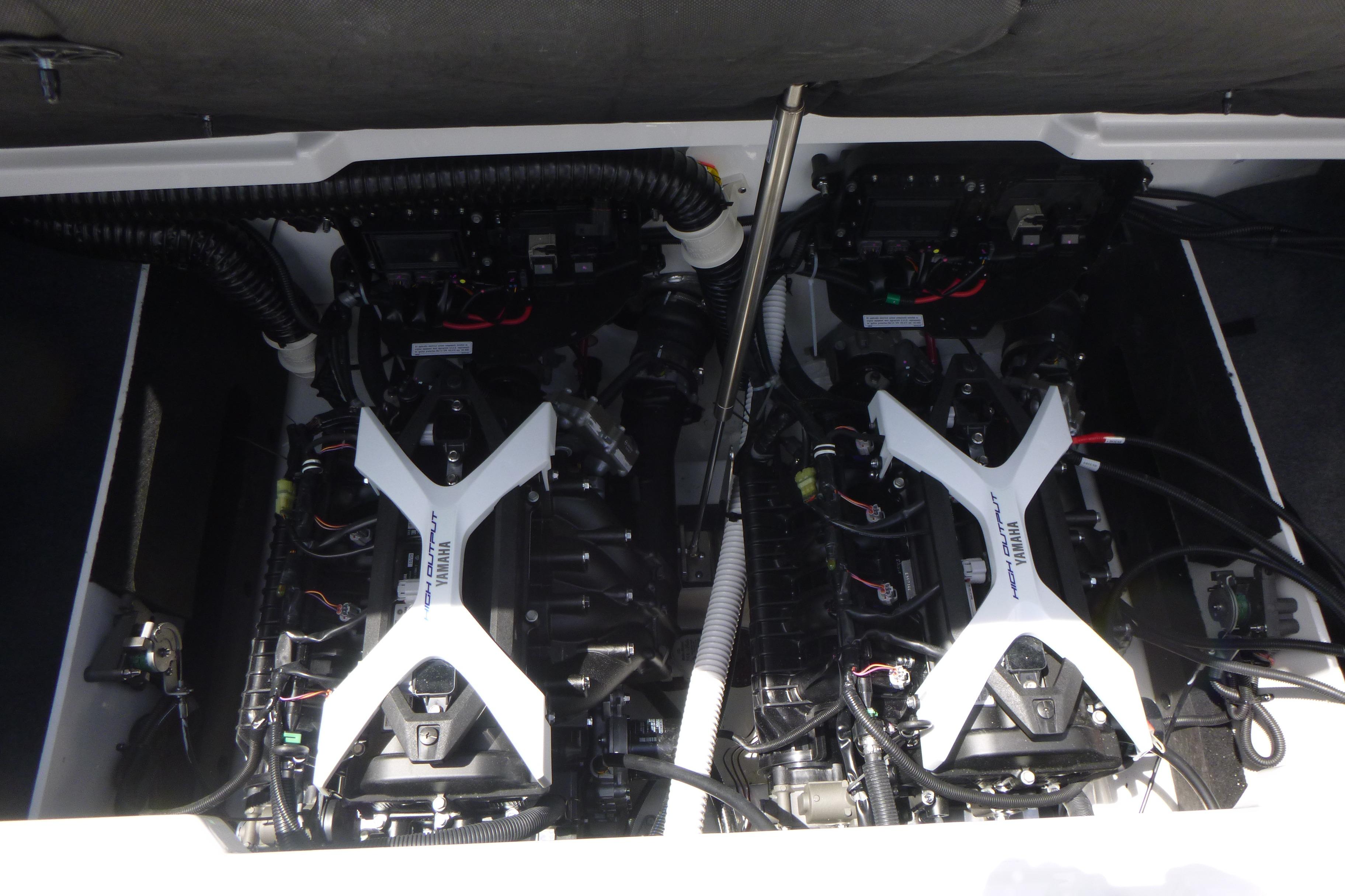 2026 Yamaha Boats 222S engine compartment showcasing dual high-output engines.