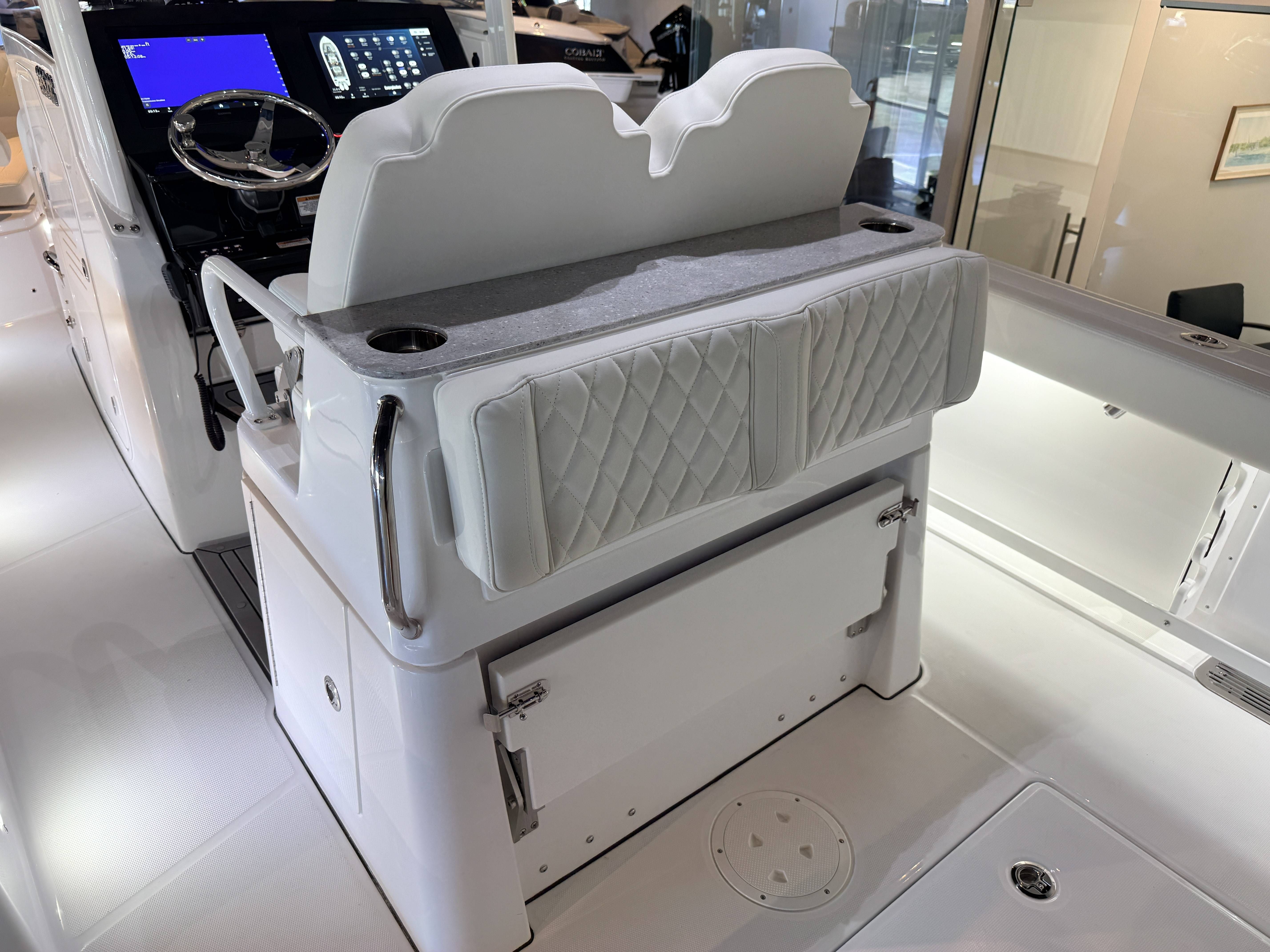 2026 Everglades 285 Center Console - 42