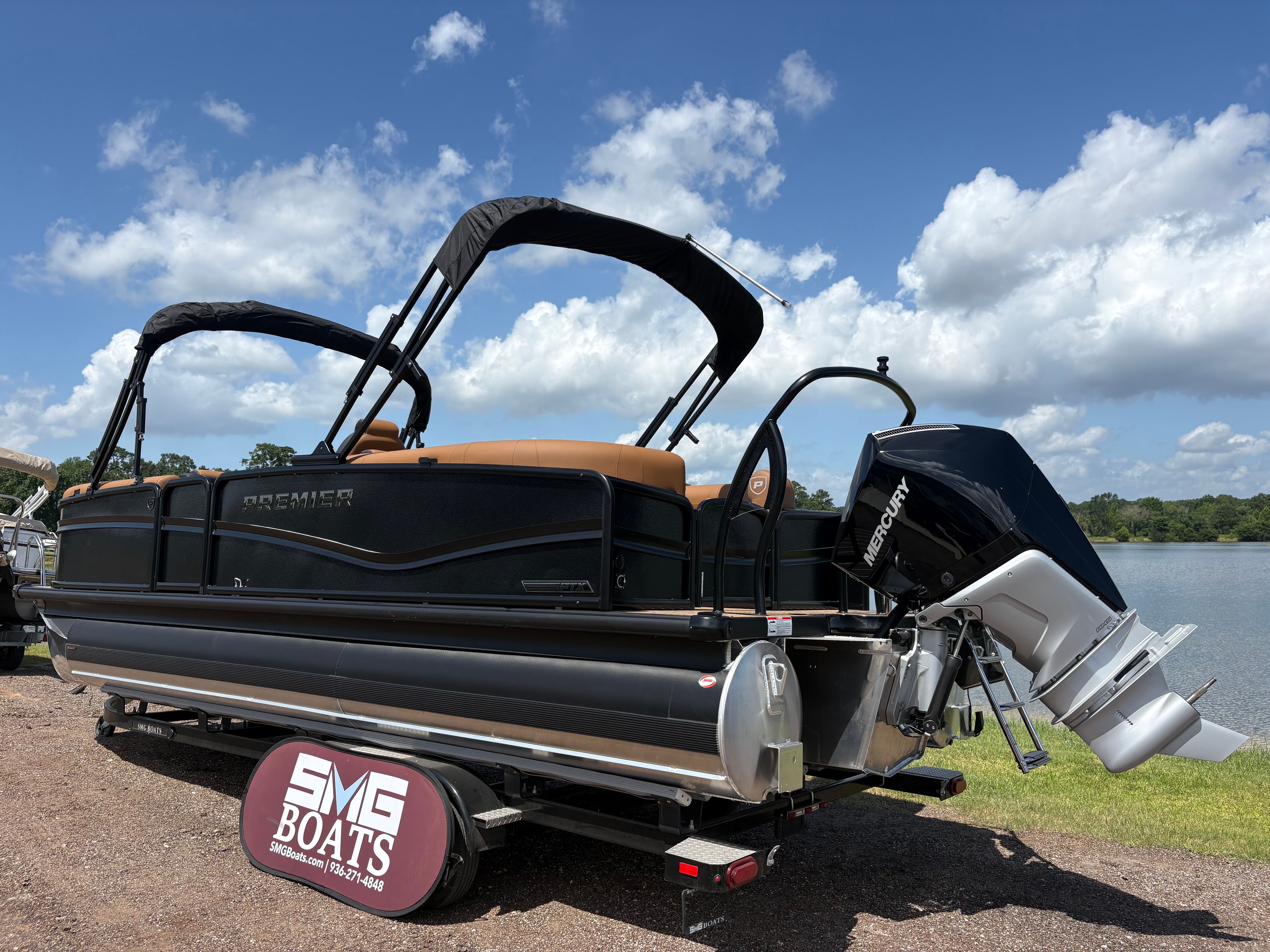 2027 PREMIER 230 SOLARIS RF CL - Image 3