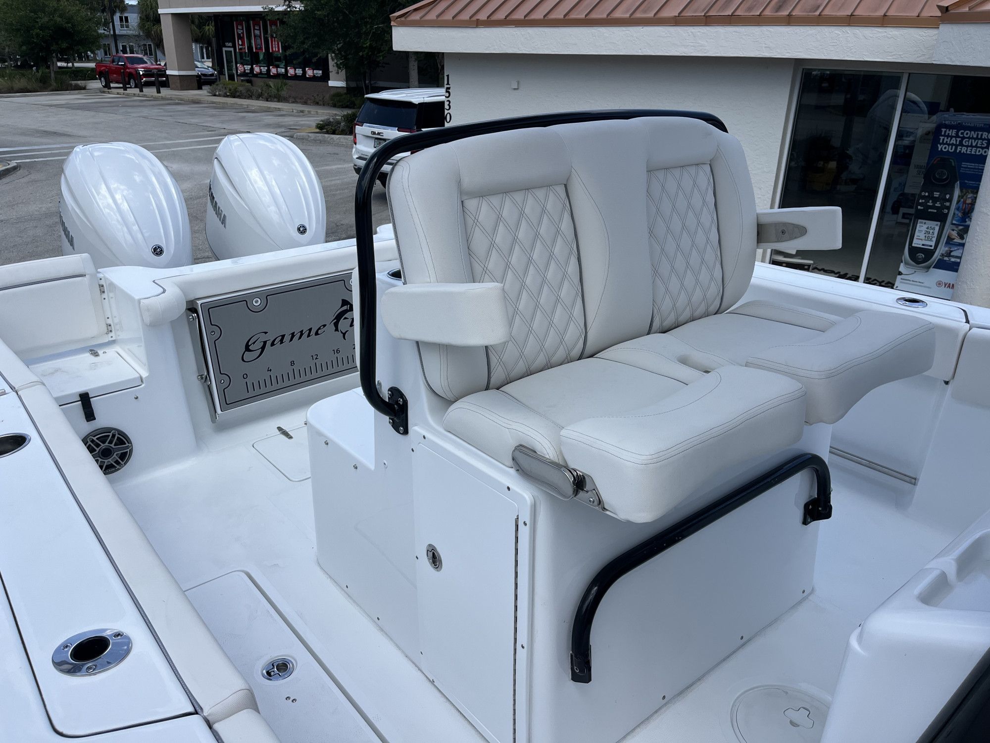 2026 Sea Hunt Gamefish 27 Coffin Box - 25