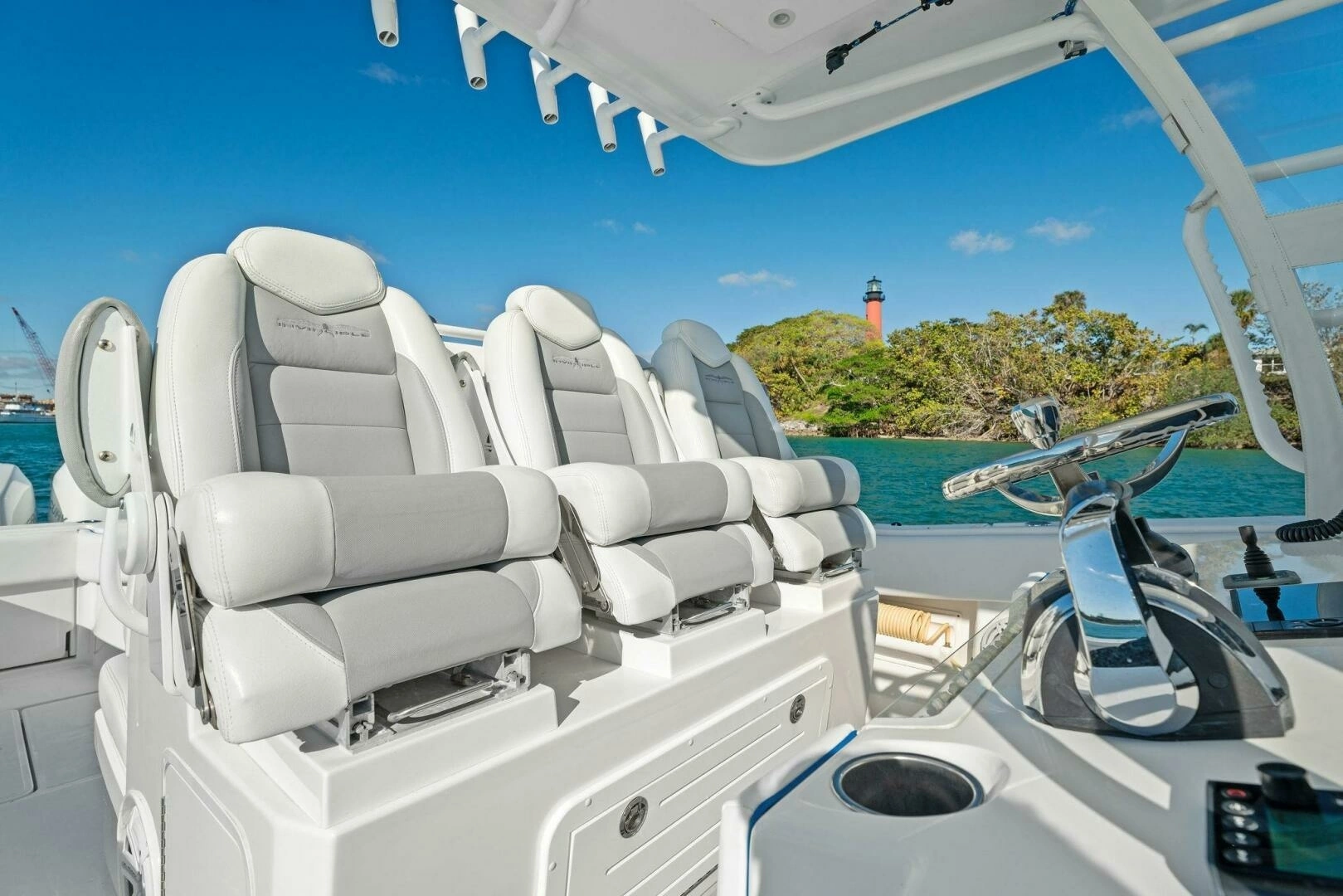 2019 Invincible 42 Open Fisherman - Image 12