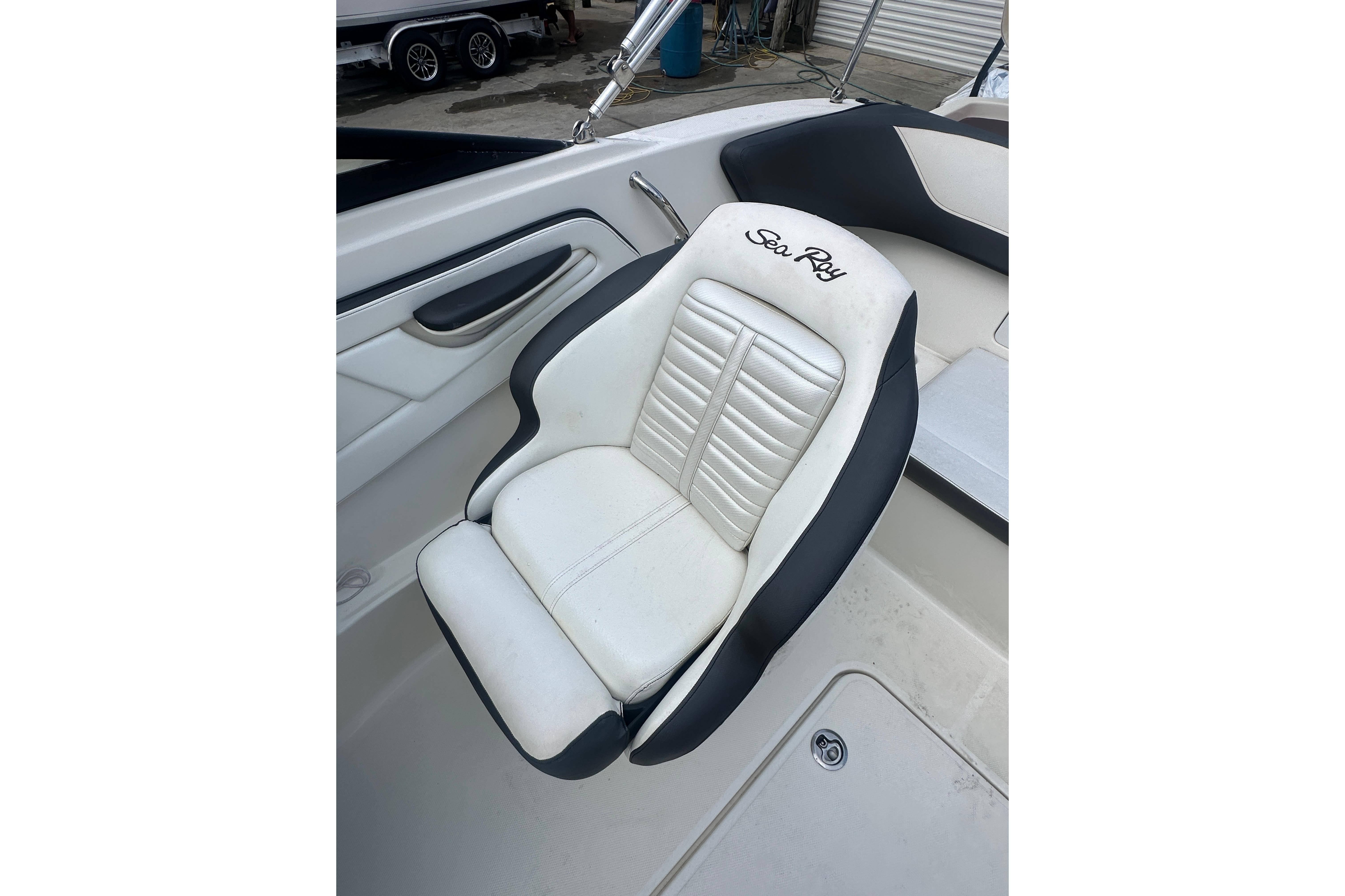 2017 Sea Ray SPX 190 Outboard boat seat, white and black design, with logo embroidery.