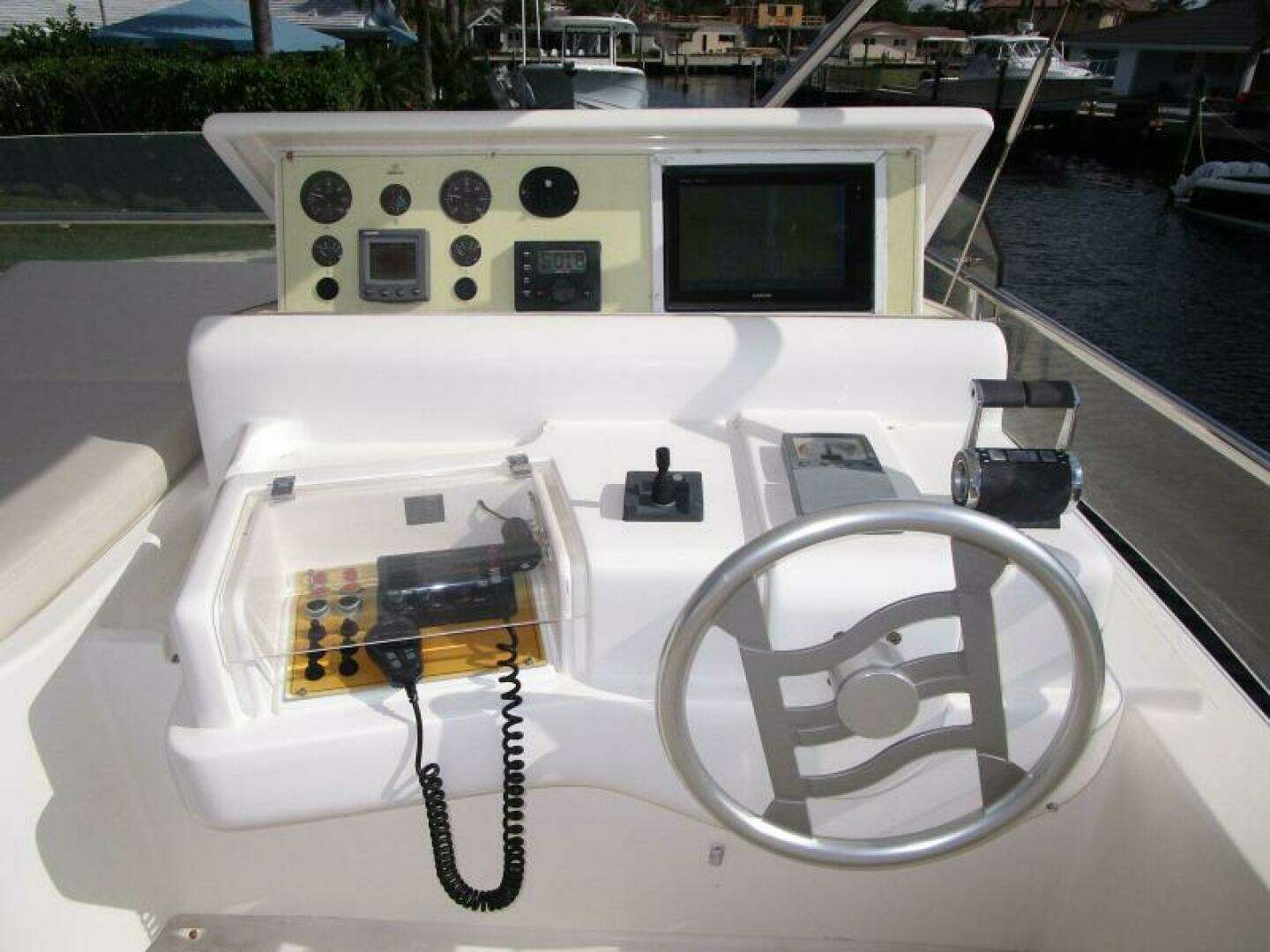 2003 Ferretti Yachts 590 Motor Yacht - Image 44