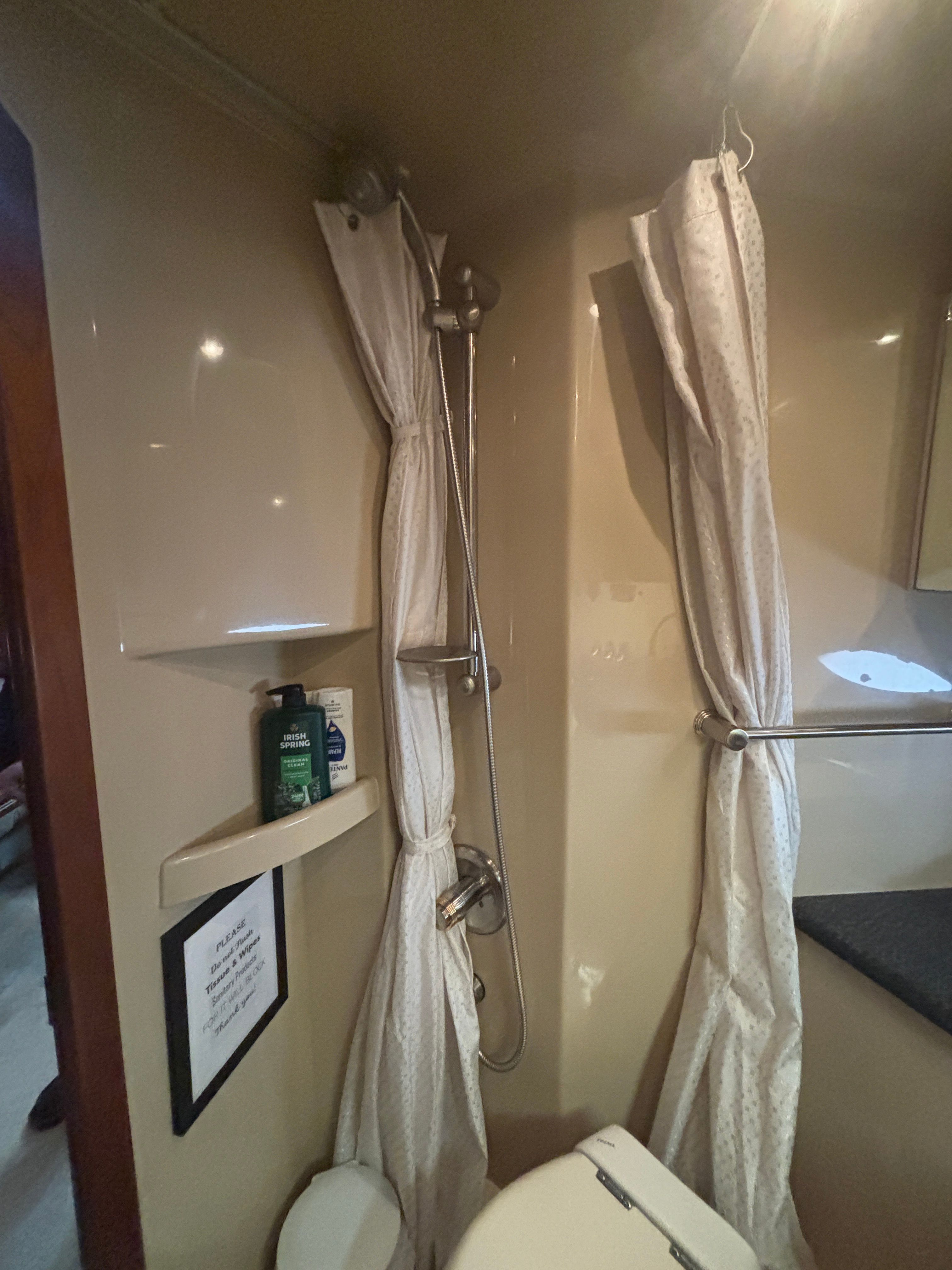 2006 Cruisers Yachts 460 Express - 5