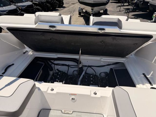 2026 Yamaha Boats SX220 - 11