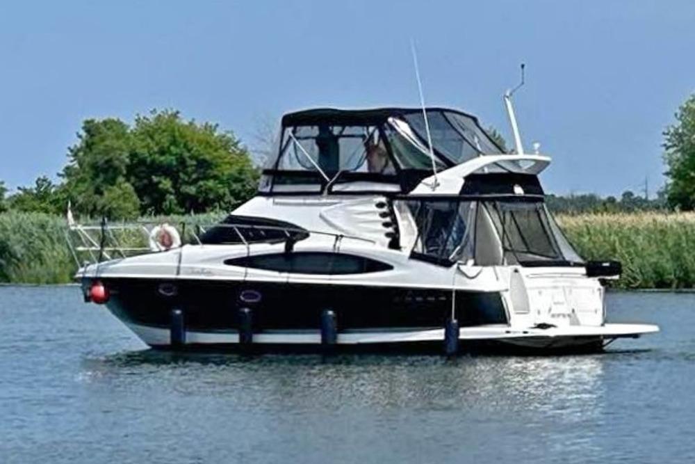 2006 Regal Commodore 3880