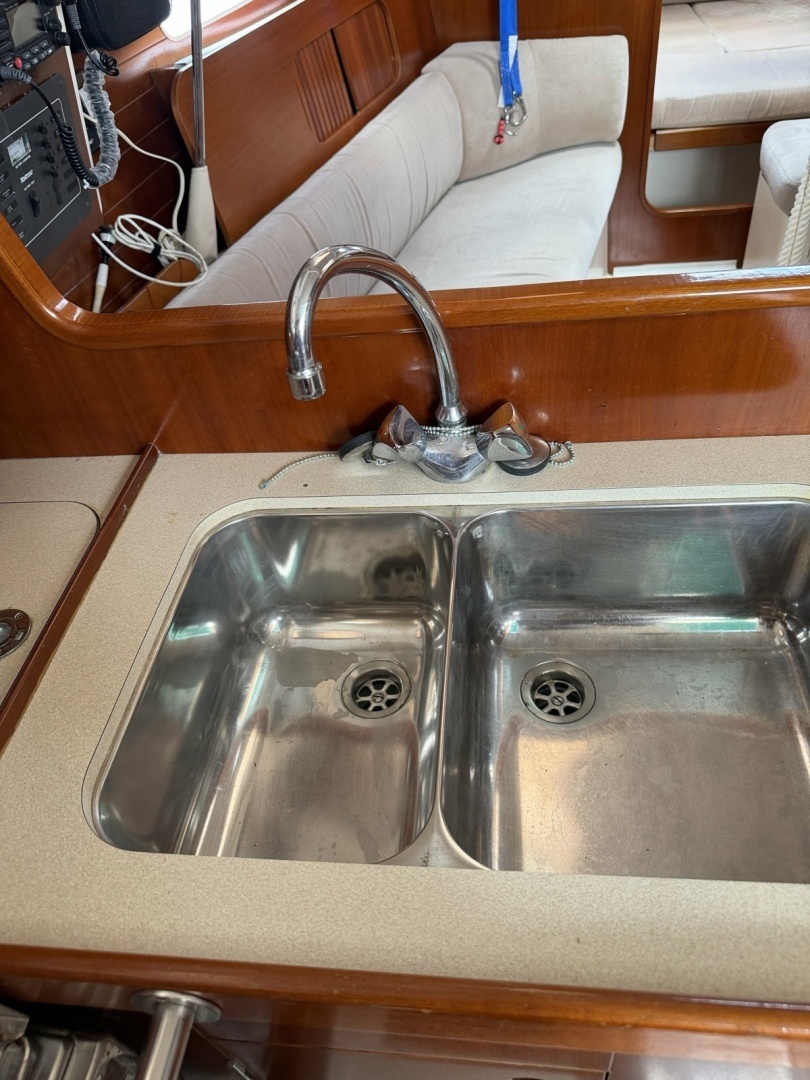 1995 Beneteau OCEANIS 321 - Image 7