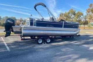 2026 Sun Tracker SportFish 22 XP3