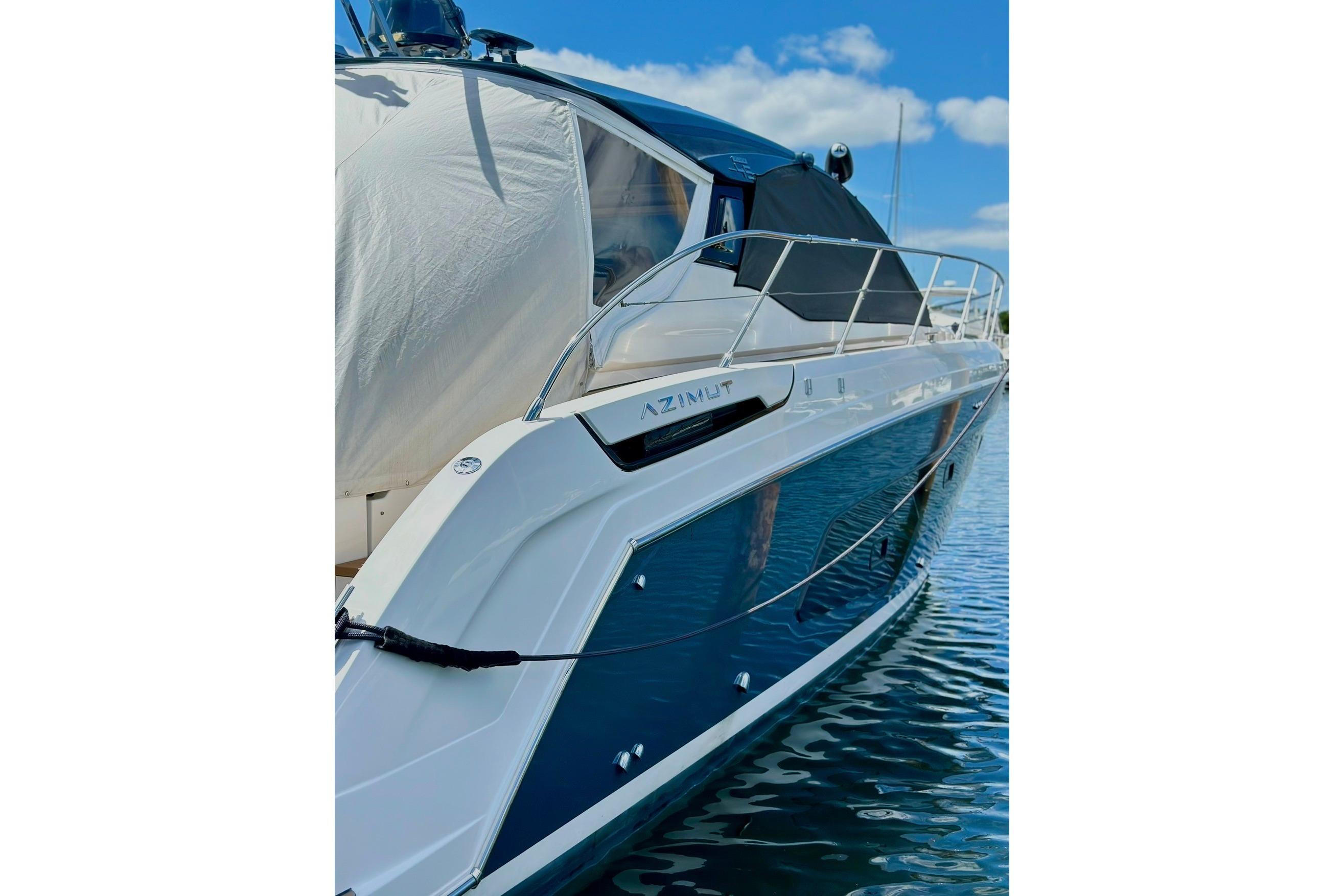 Azimut Atlantis 45 yacht, 2021 model, docked on a sunny day.