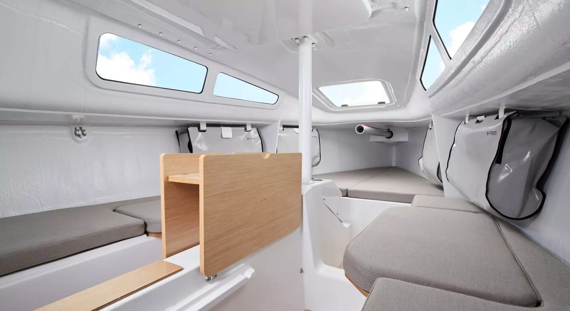 2026 Beneteau First 24 - Image 9