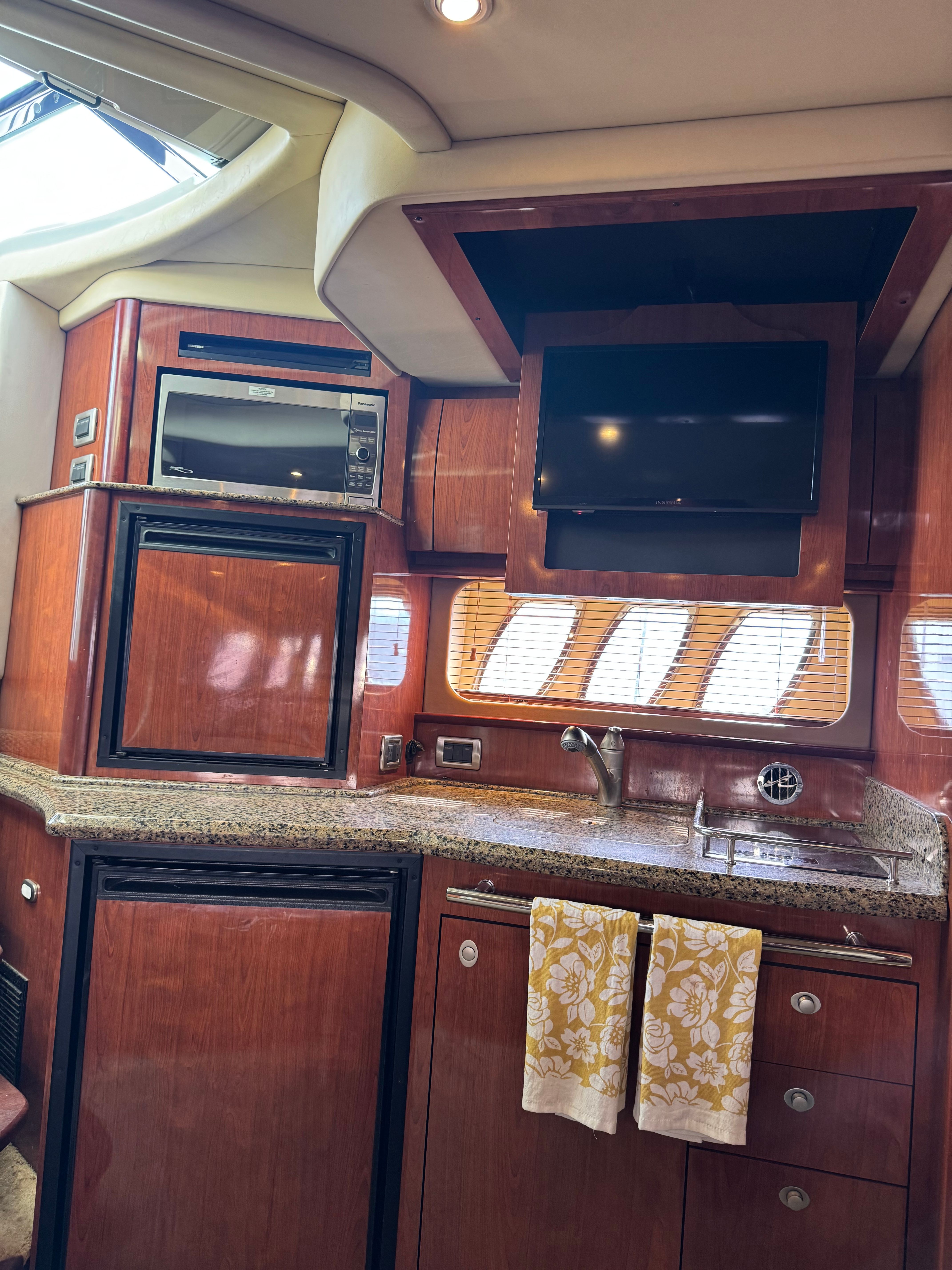 2006 Sea Ray 38 Sundancer - 8