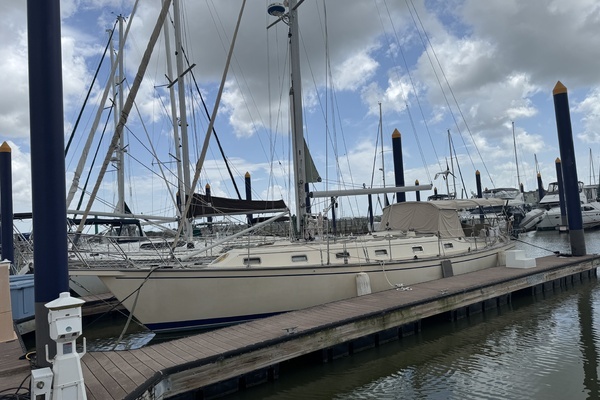 1992 Island Packet 44