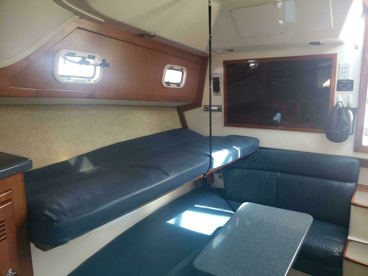 1999 Cabo Express Cruiser - Image 18