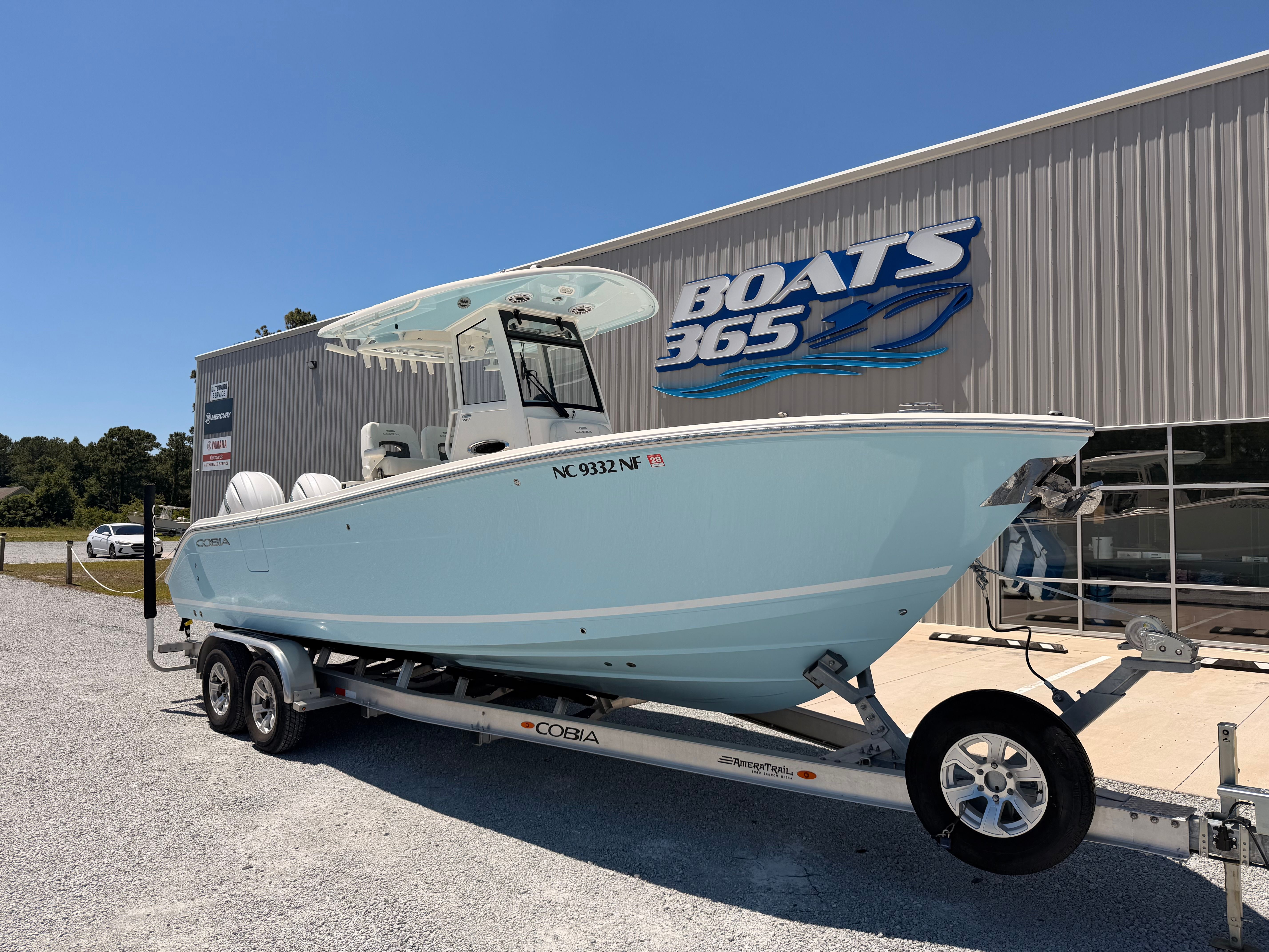 2025 Cobia 265 Center Console