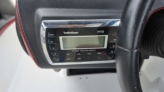 2013 Malibu Wakesetter 20 MXZ - 20