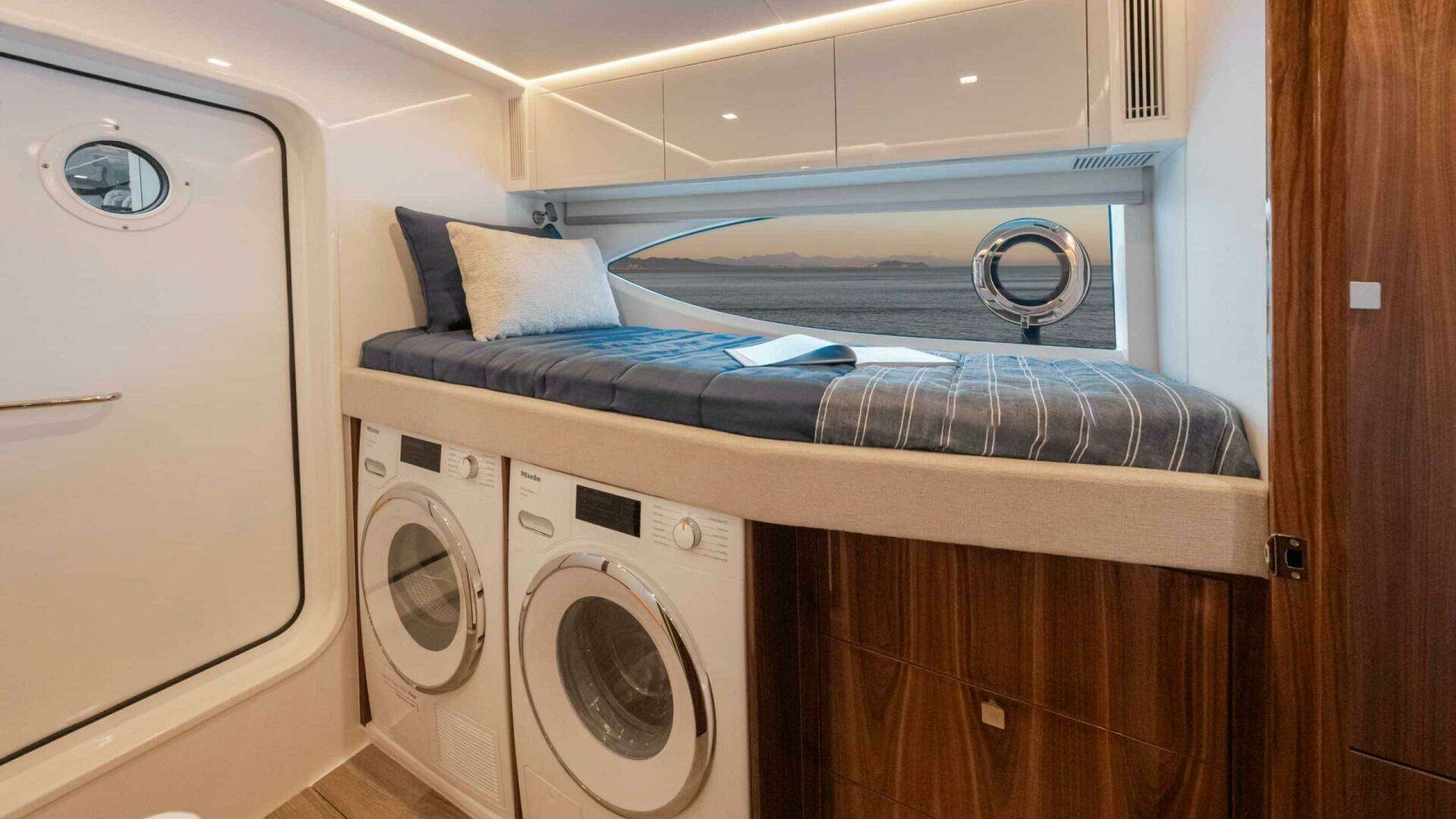 2026 Riviera 6800 Sport Yacht Platinum Edition - Image 27