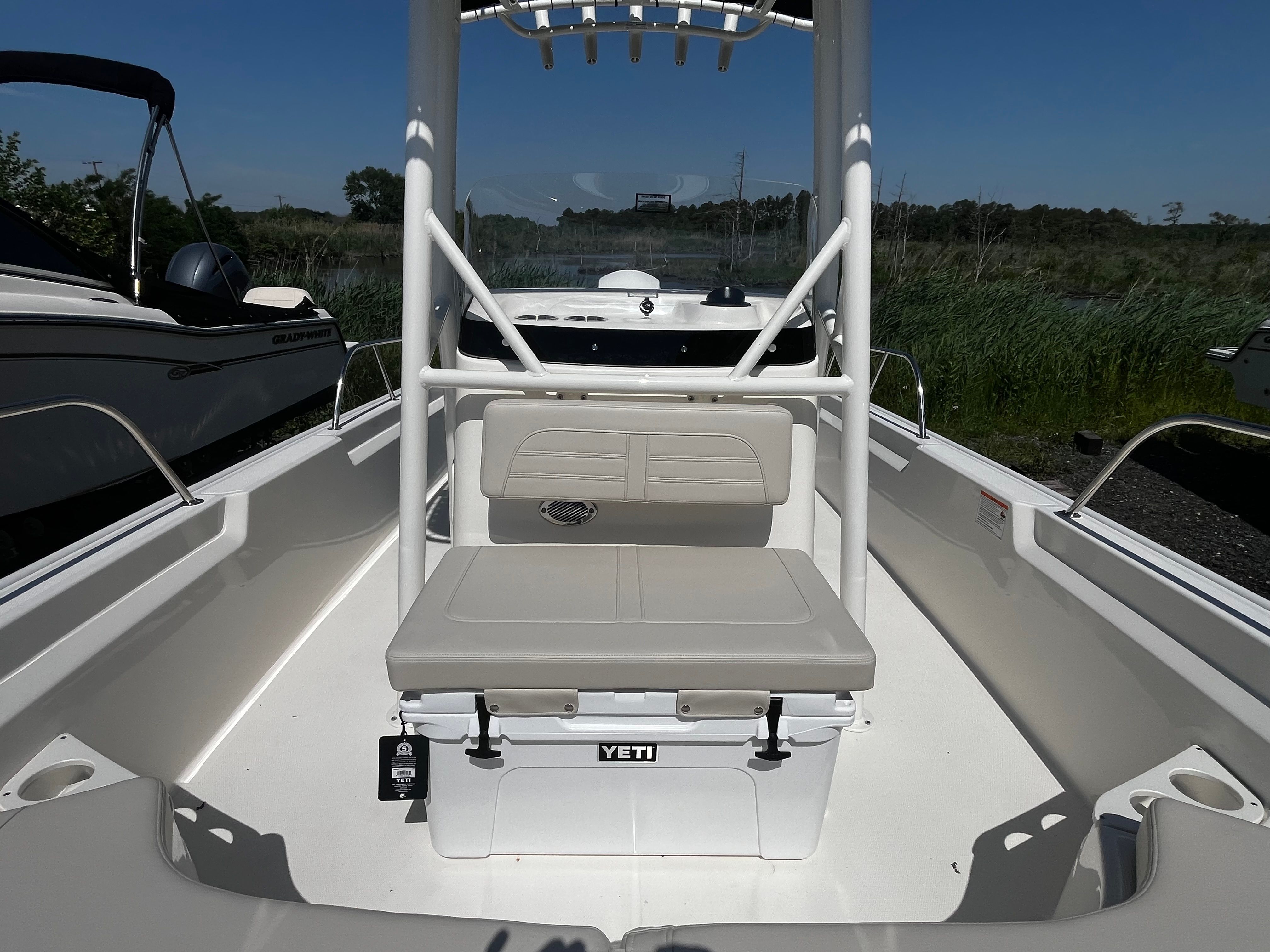 2026 BOSTON WHALER 190 MONTAUK - Image 13