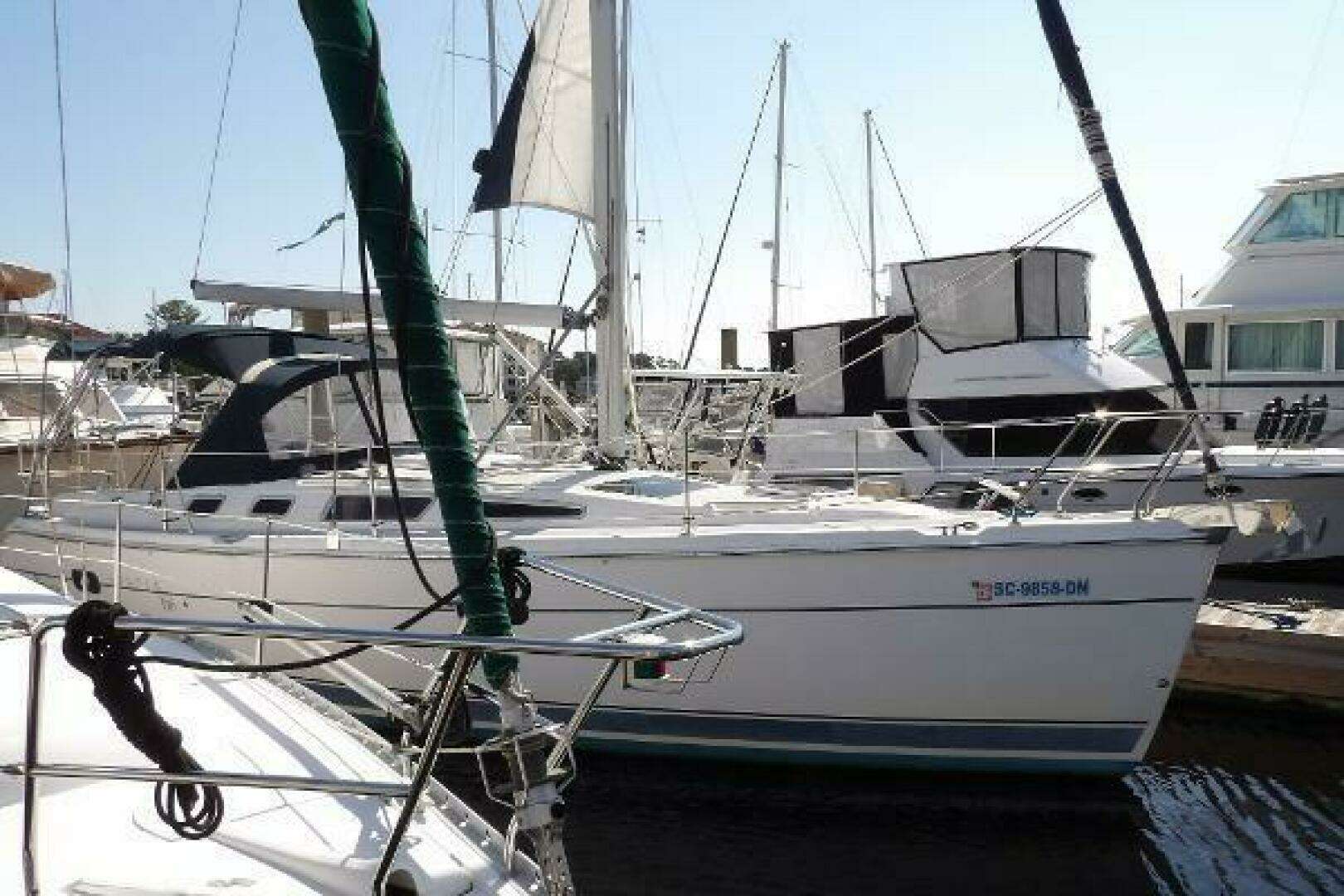2002 Hunter 356 - Image 3