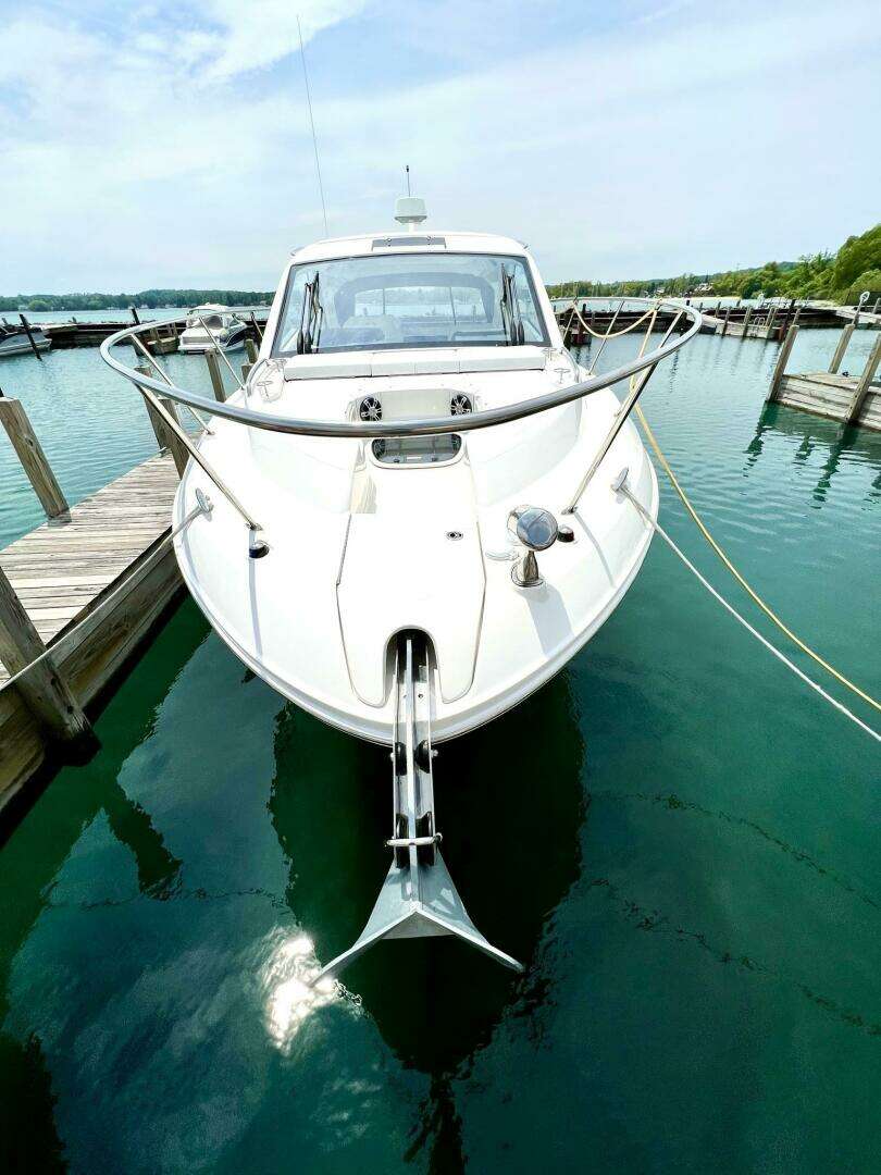2019 Sea Ray Sundancer 350 Coupe - Image 4