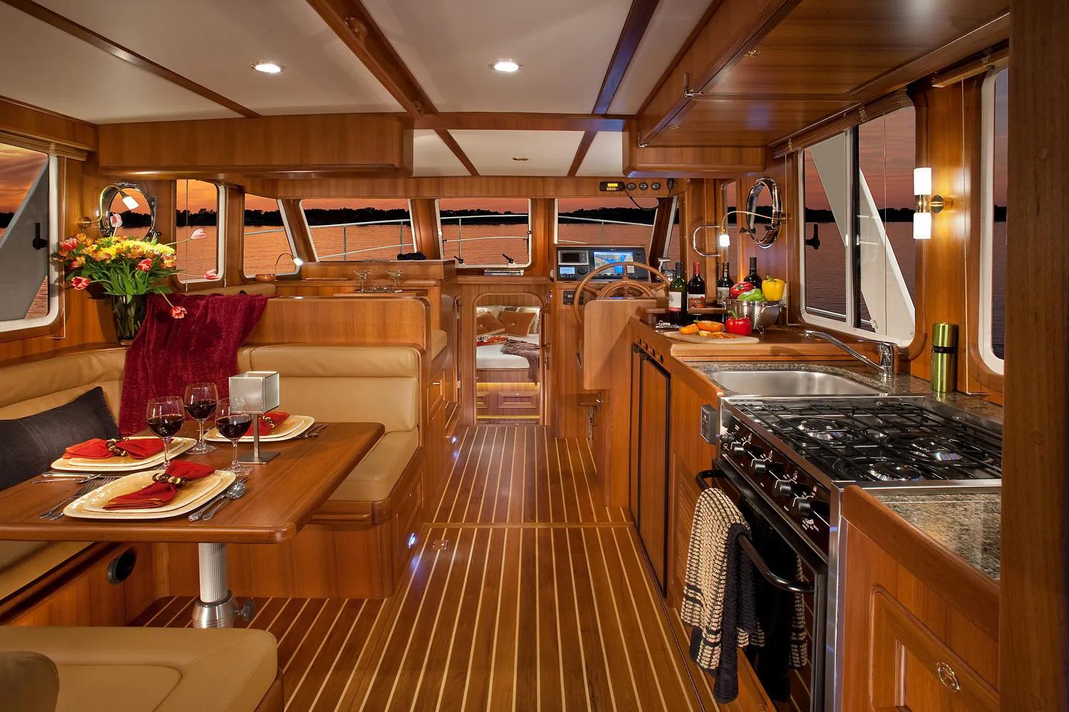 2027 Helmsman Trawlers 38E Sedan