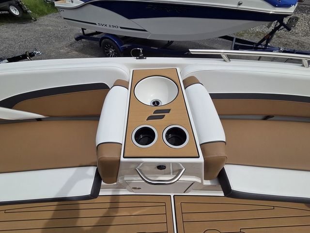 2026 Starcraft SVX OB 191 w/140hp and Trailer - 11
