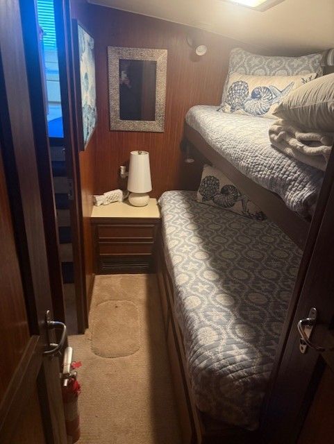 1986 Hatteras 52C - 12